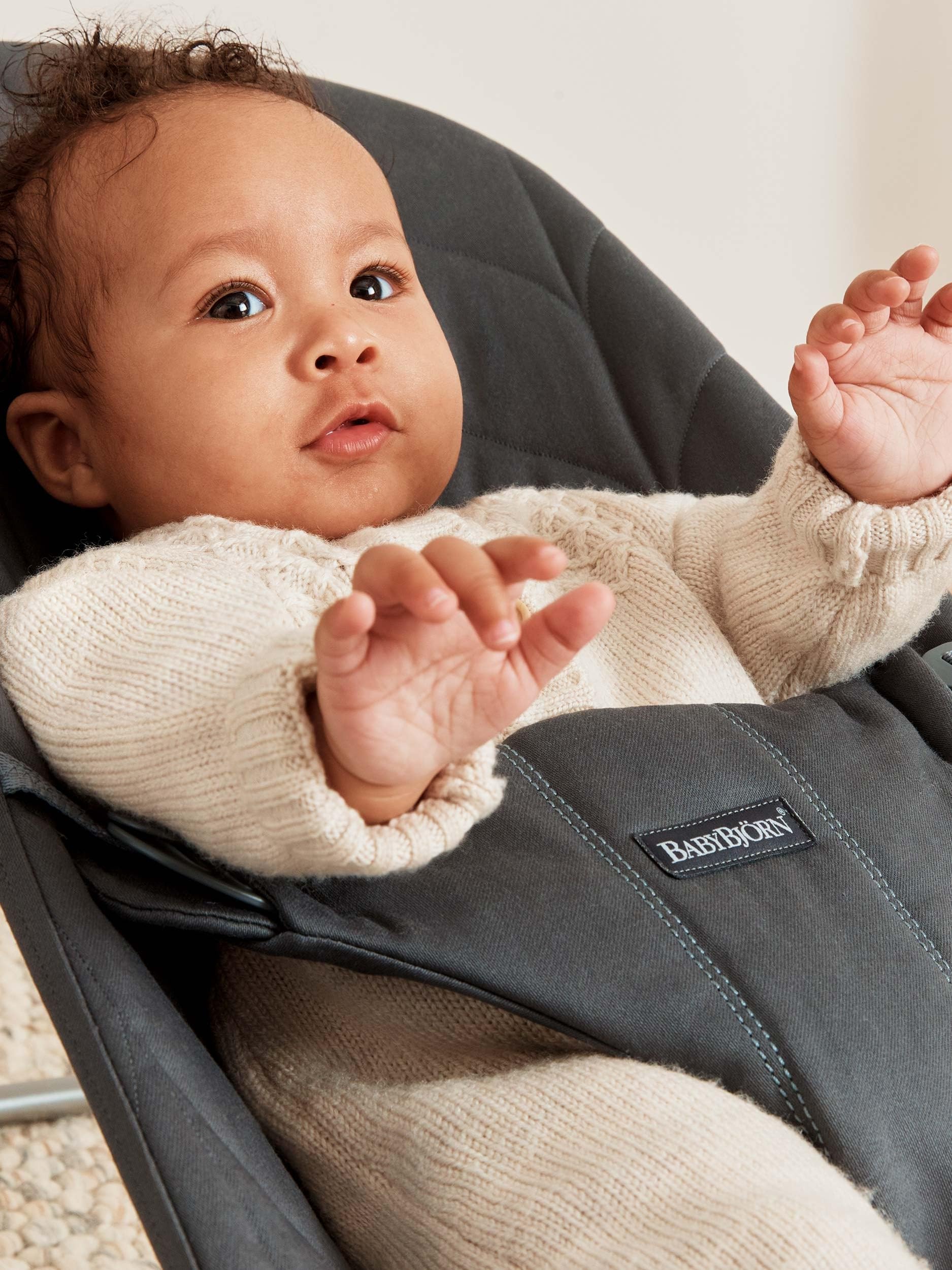 BabyBjörn Transat Bliss, Tissé, Matelassage pétale, Anthracite