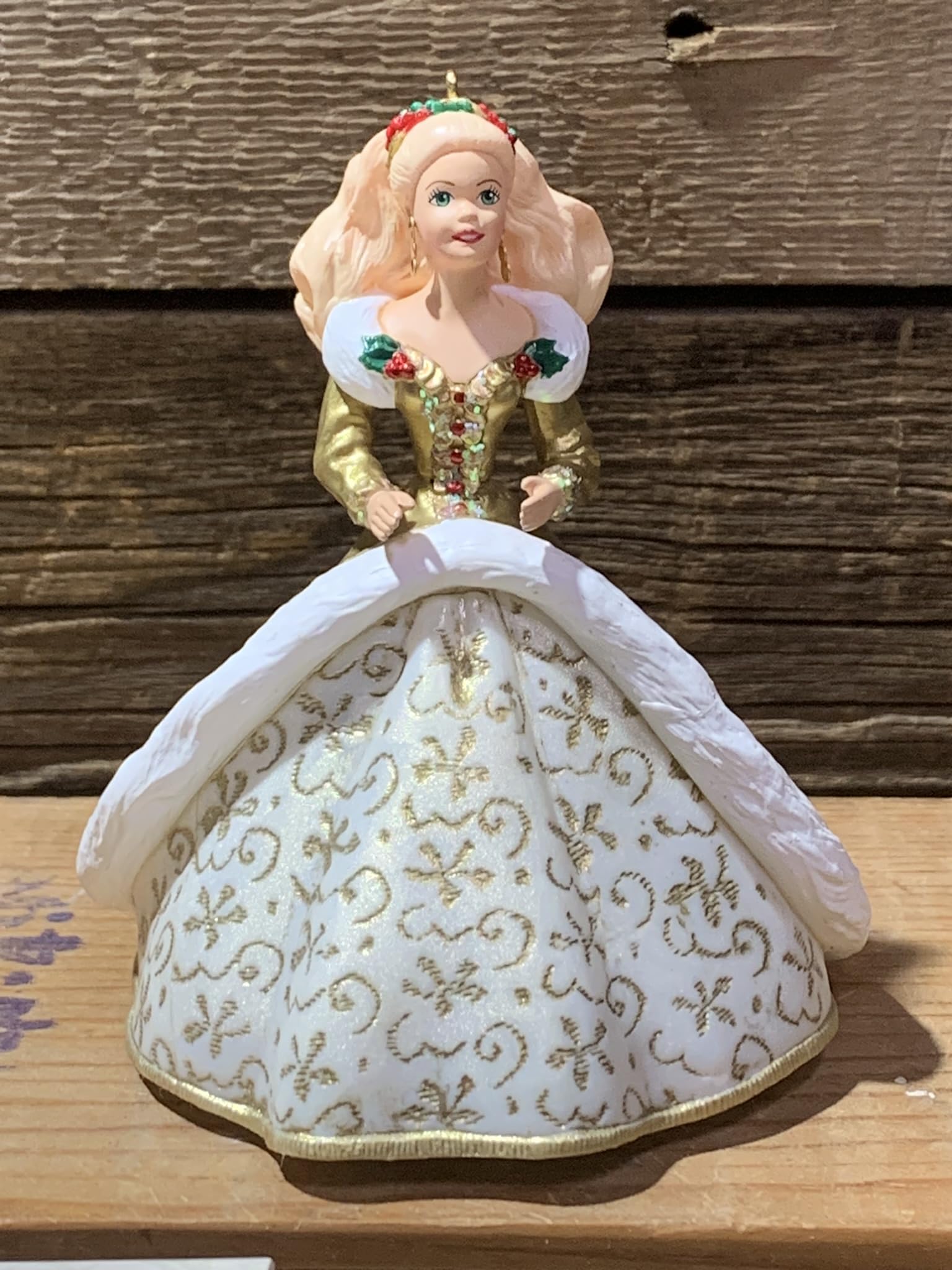 gold dress barbie Hallmark in Christmas Gown Holiday Collector's Series Keepsake Ornament : Home & Kitchen Colour:red Adds new details with pfseasonalfashion_h25 NA33216-Ladies yellow panama dress