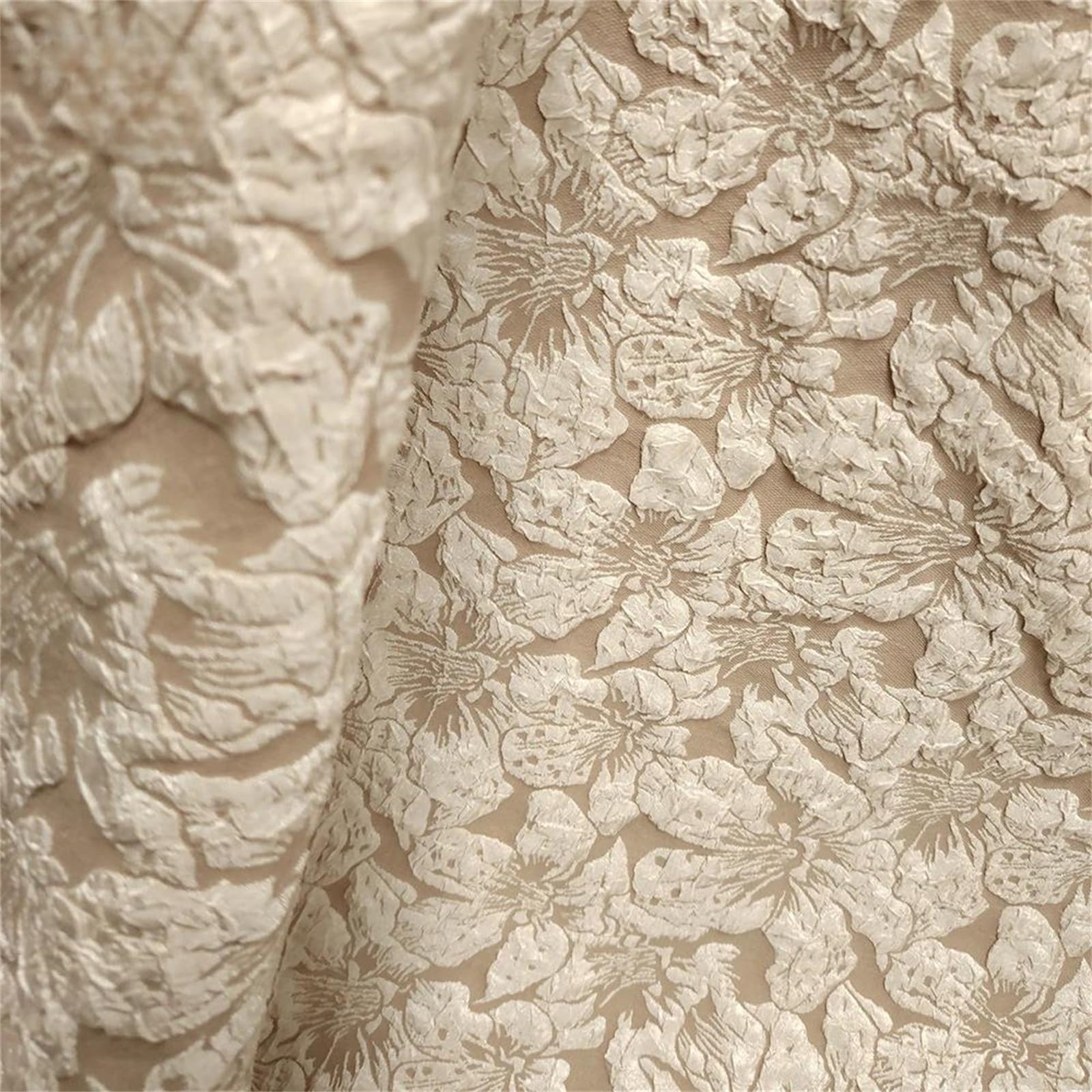 Tessuto Strutturato a Fiori con Texture a Rilievo, 150 cm, for gonne e Borse Decorative(White)