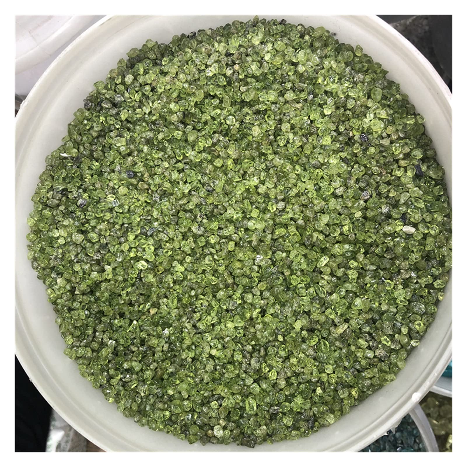 Péridot naturel brut olivine vert : le cadeau idéal comme pierre de naissance d'août