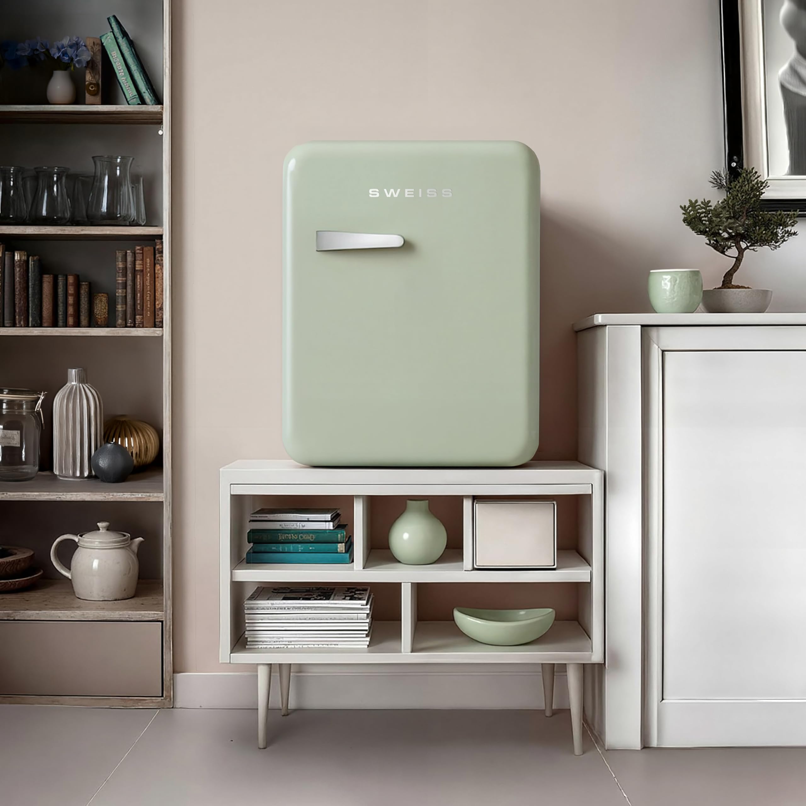 SWEISS Retro-Minikühlschrank WEISS7, Vintage, 31 l, kompakt, für Lebensmittel, Getränke, Kosmetik, Temperatur einstellbar 6°-15°C, 24dB, verstellbare Standfüße, Grün