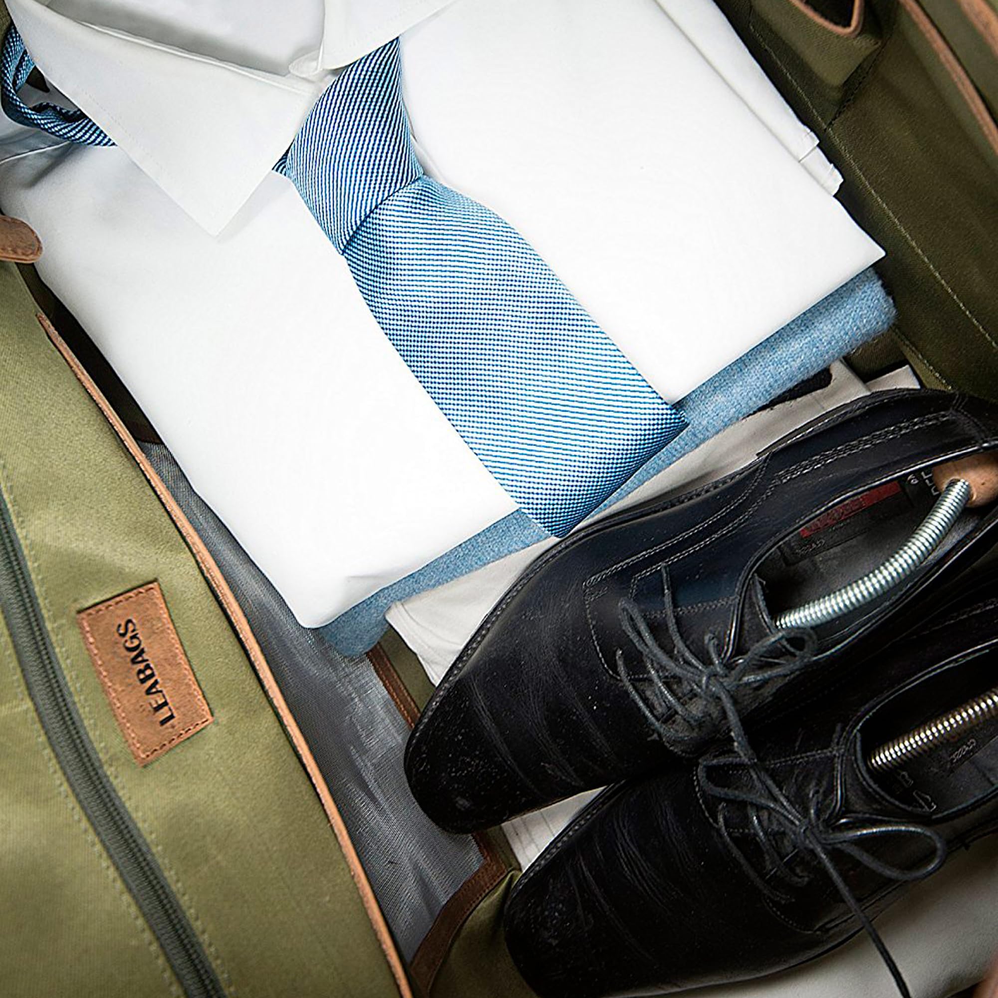 LEABAGS Leder Weekender Damen & Herren I Echtleder Premium Reisetasche I 55 l Sporttasche I Duffle Travel Gym Bag I Sporttasche I Trainingstasche I Tasche Flugzeug I groß