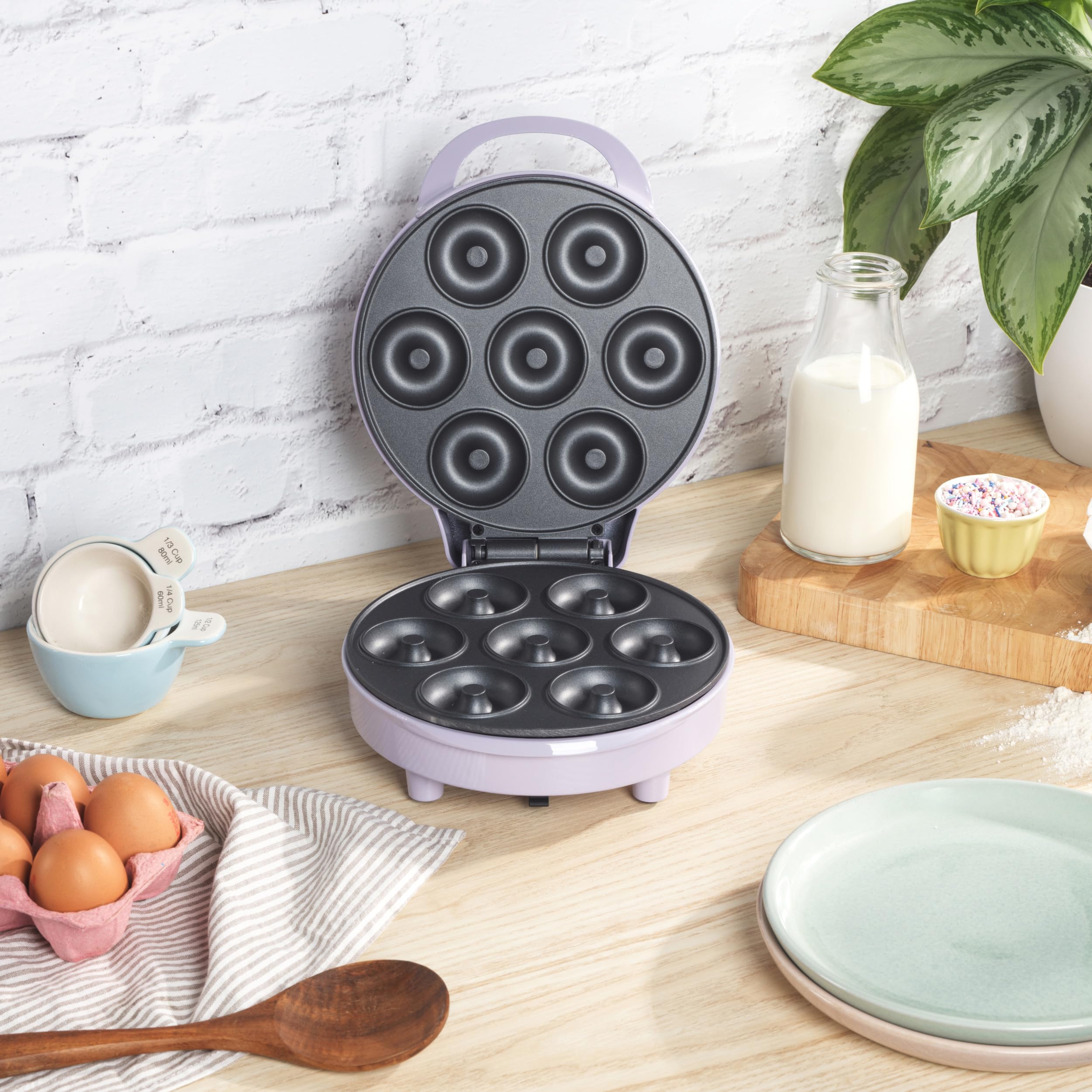 Petra Machine à Beignets 1000W, Appareil pour 7 Mini Donuts avec Plaque Antiadhésive, Machine à Pâtisserie avec Contrôle de Température, Voyants Lumineux, Facile à nettoyer, Violet Pastel