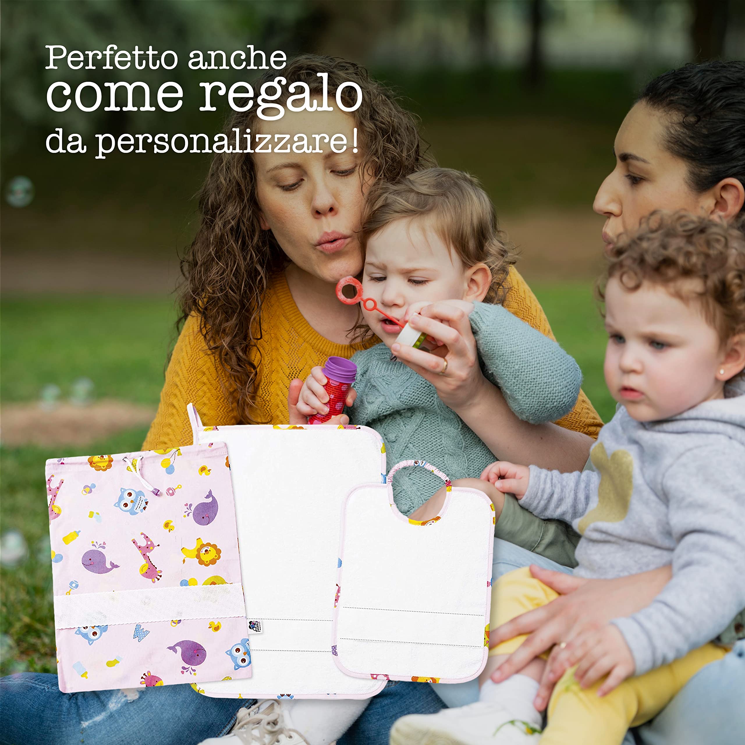 Set Asilo 3 Pezzi Fantasia Lettere e Animali Rosa con Tela Aida da Ricamare, Sacchetto, Asciugamano e Bavaglino in Spugna Bianca, 100% Cotone Made in Italy