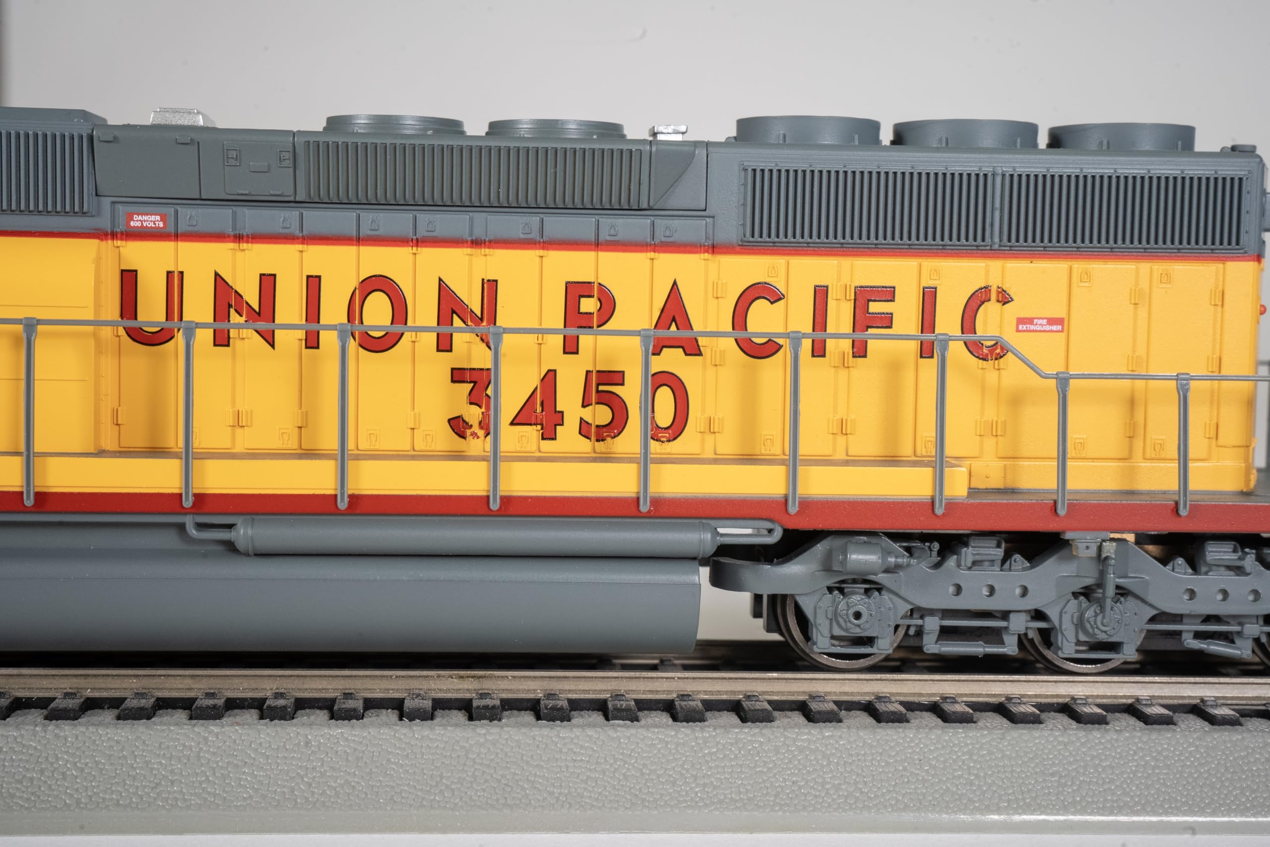 Amazon.com: Bachmann Industries Union Pacific #3450 Diesel