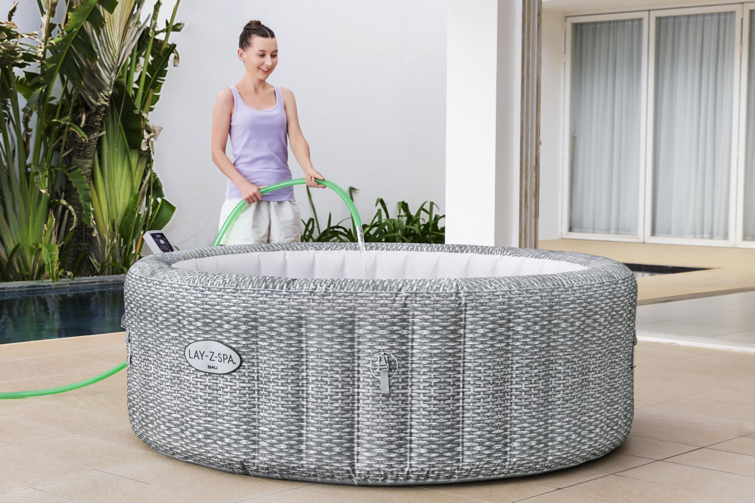 Bestway Lay-Z-SPA Energiespar-Whirlpool Bali AirJet, Ø196x71cm, 6 Personen, Heizung, Frostwächter, 140 AirJet-Düsen, App-Steuerung, UltraFit-Pumpeneinheit, Thermo-Abdeckung, Rattan, GS-Zertifiziert