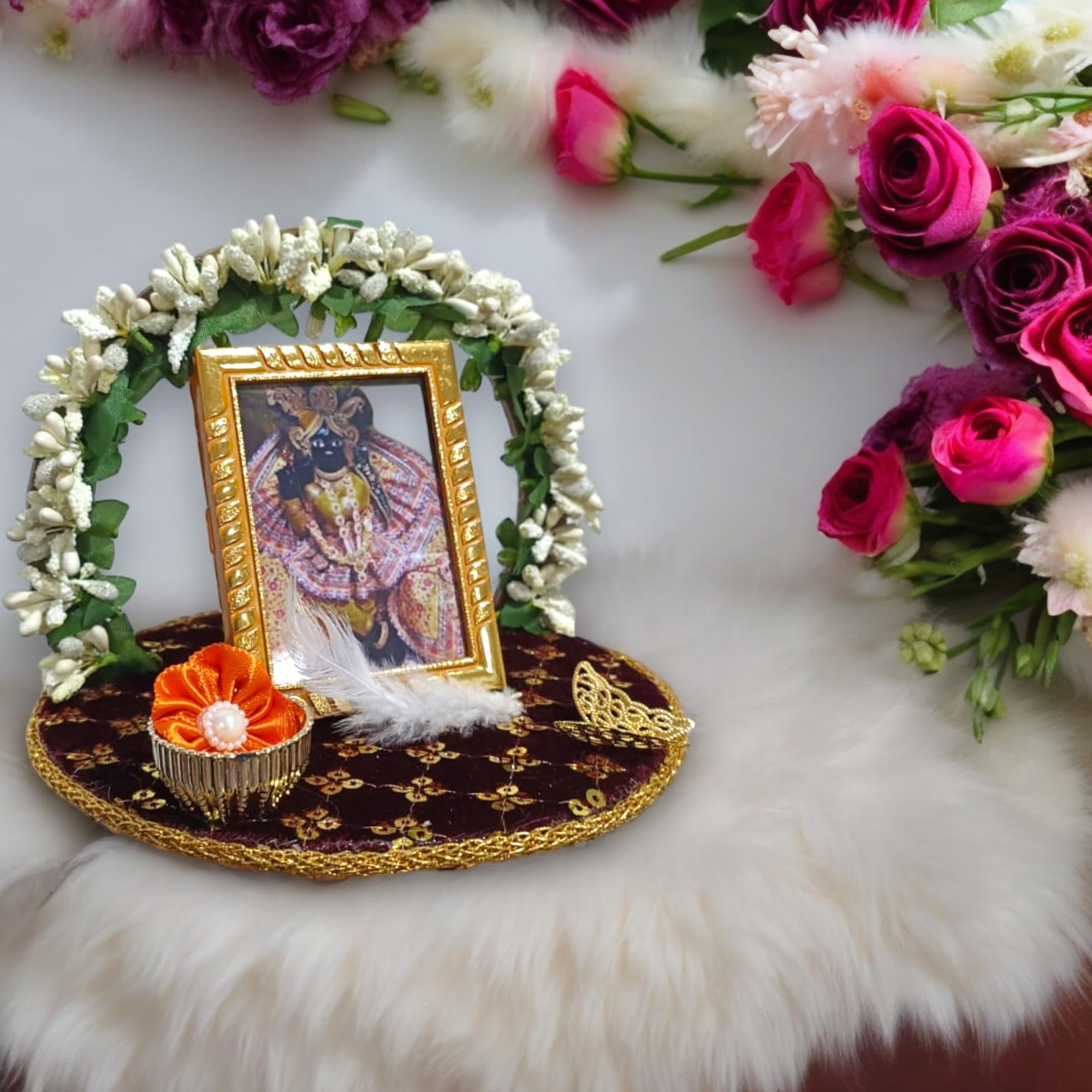 Tickle Cart Radhe Radhe | Big Ladoo Gopal Darbar Includes Kahna Swaroop, Feather and Gold Plated Butterfly on mat | Imported Wood | Premium Fabric | Color : Mahroon