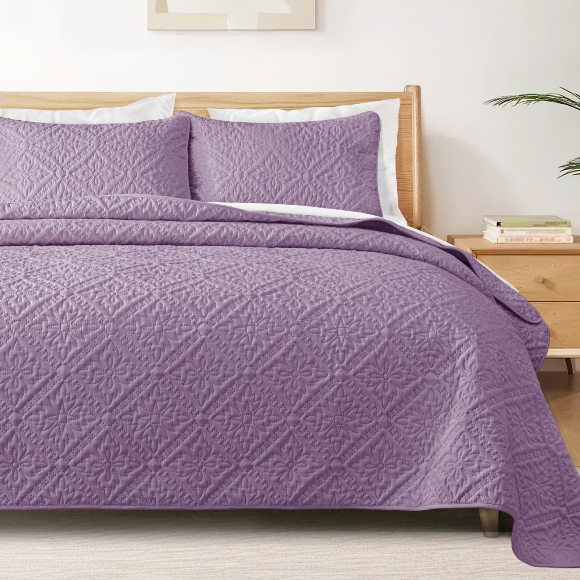 Exclusivo Mezcla King Quilt Bedding Set, Lightweight Soft Bedspreads Coverlets with 2 Pillow Shams, Modern Dusty Lavender Oversized Quilts King Size