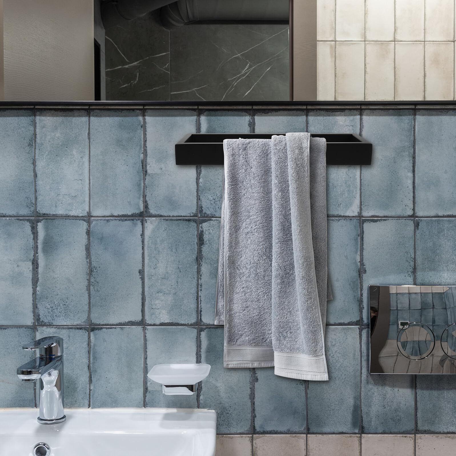 Toallero de Pared para Baño de Acero Inoxidable 260X75X30 MM Aro Rectangular Negro Soporte Resistente y Antióxido para Toallas y Ducha Diseño Moderno y Funcional