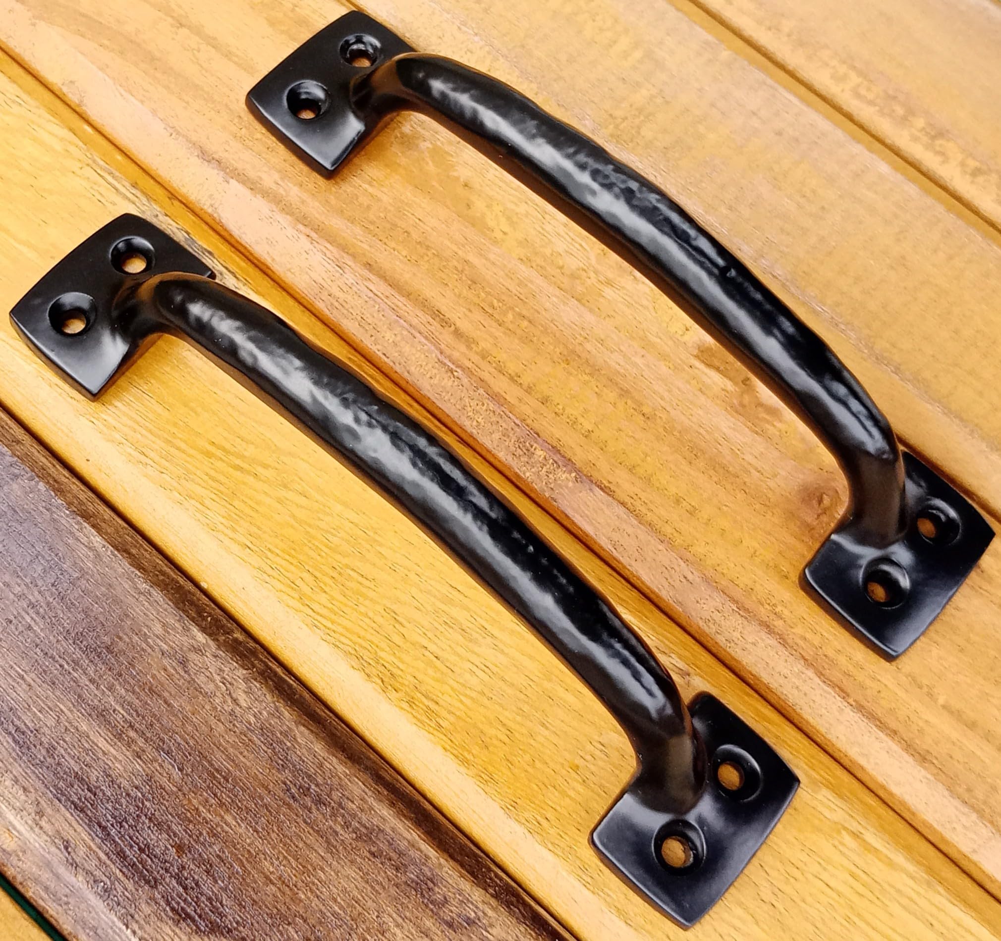 Pulls Handle for Cabinet/Kitchen Drawer/Interior Doors, Antique Cast Iron Pulls 130mm Black Powder Coated with Screw(Pack of 2pcs), Mix & Match Shop (B0BNBS8X7Y) Amazon Price History, Amazon Price Tracker