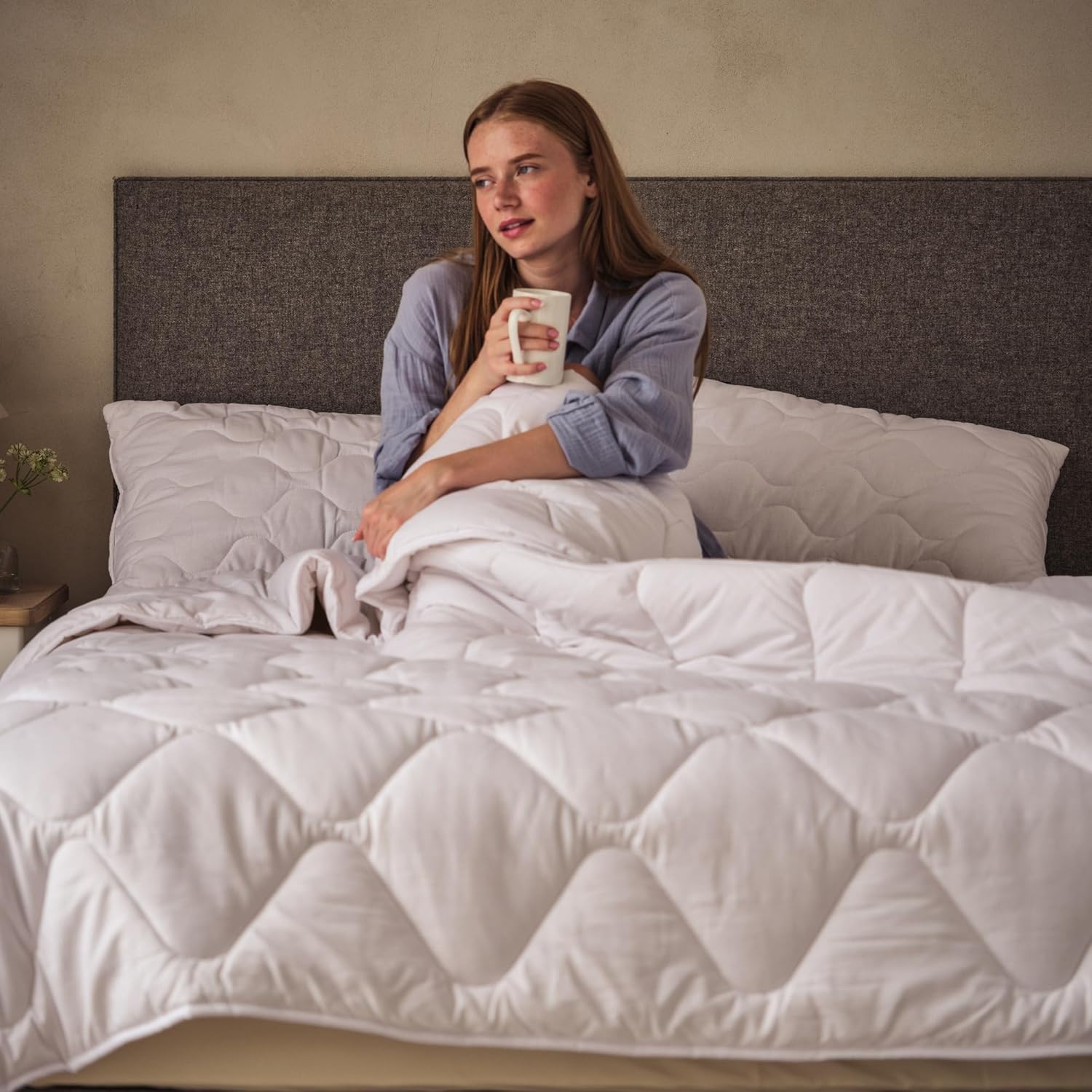 WOOLROOM Classic Warm Comforter Twin - 100% Natural Hypoallergenic Temperature Regulating Traceable Wool Comforter (14.7 oz/sq yd) - Cold Months/Cold Sleepers - Down/Feather Alternative