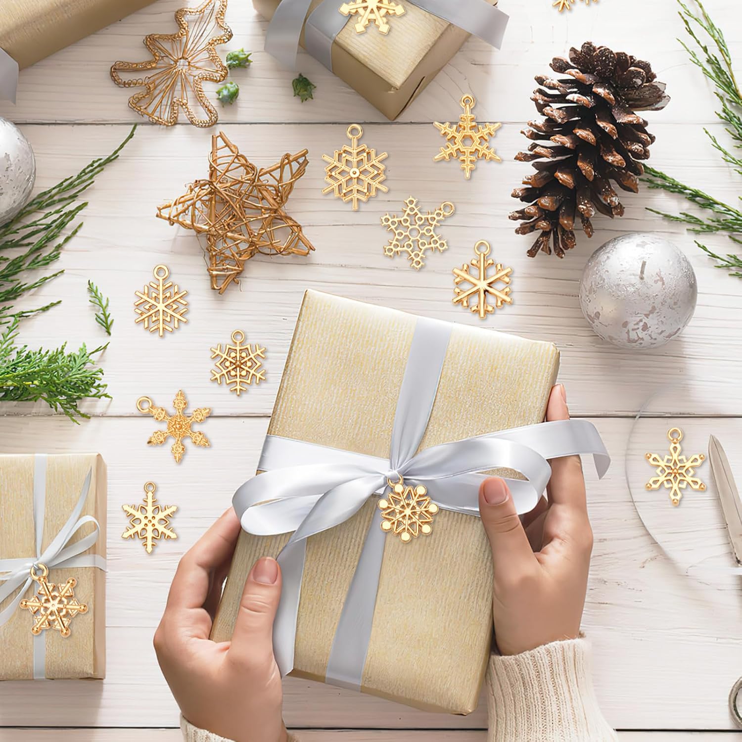 SANNIX 140Pcs Snowflake Charms, Christmas Charms Mixed Alloy KC Gold Snowflake Pendants for Holiday Bracelet Necklace Earrings Making and Crafting - Image 5