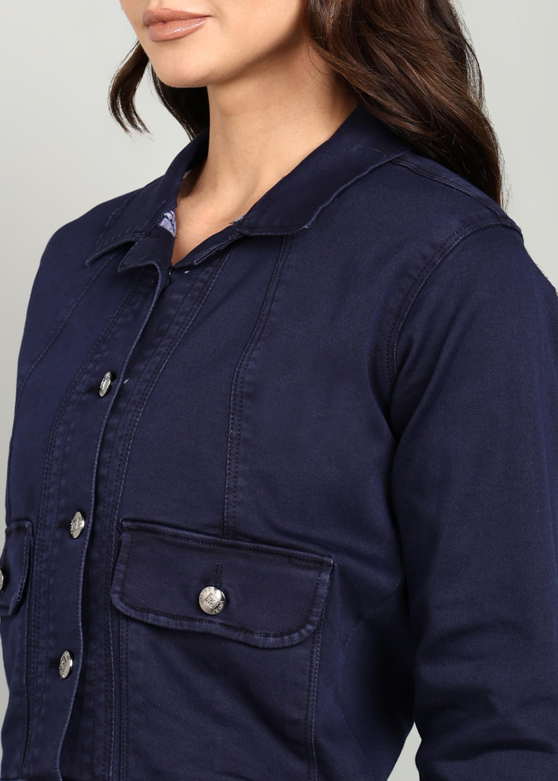 Nifty Chaqueta vaquera con bolsillo frontal para mujer
