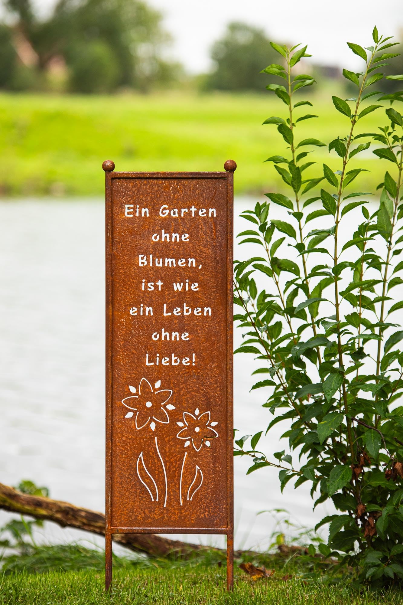 Schild Gartenschild Edelrost Rost zum Einstecken rostige Gartendeko Blumen Blüten Dekoration Beetstecker Gartenstecker (Ein Garten ohne Blumen ist wie ein Leben ohne Liebe) Garten