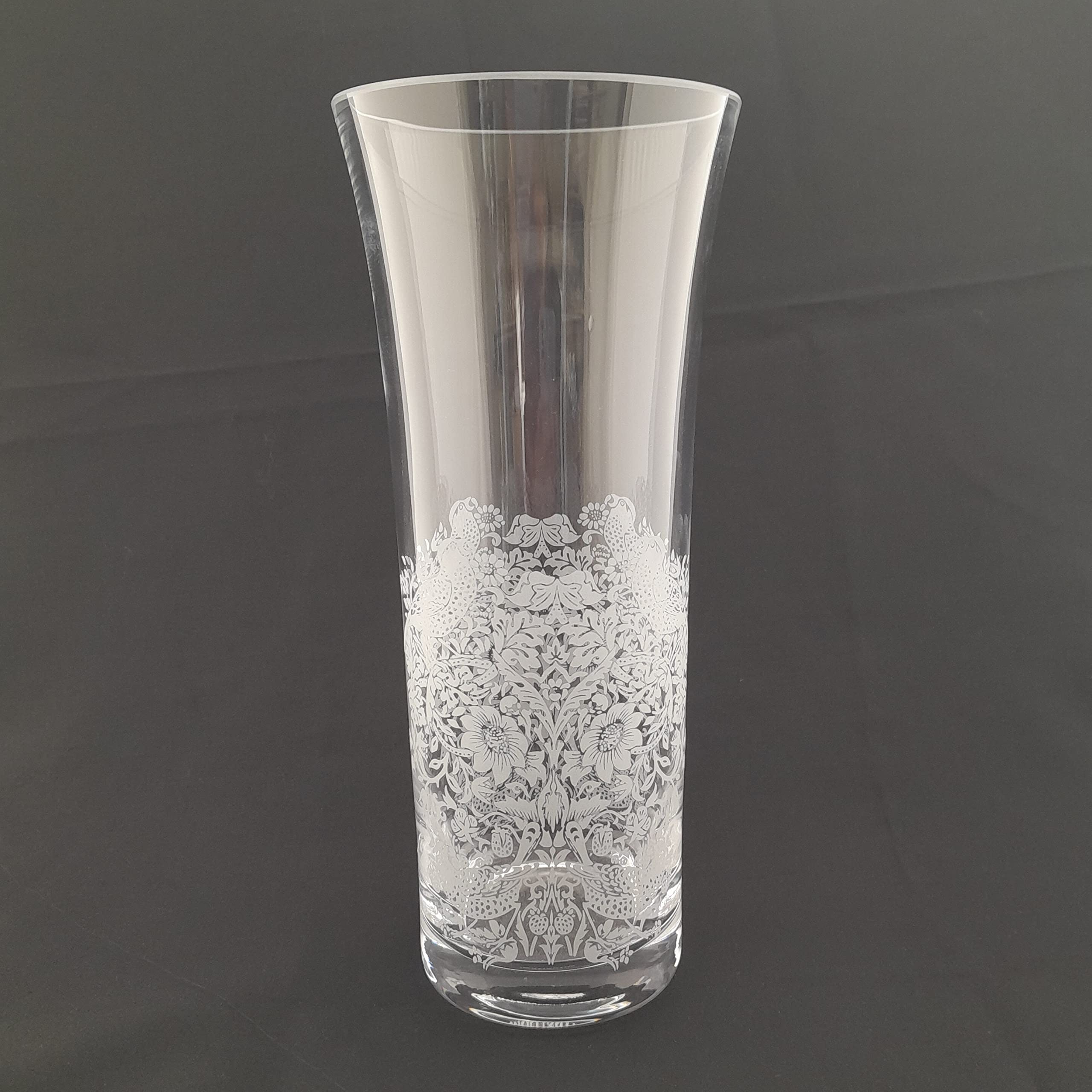 Dartington Crystal Clear William Morris' Strawberry Thief Design - Spray Vase 25Cm