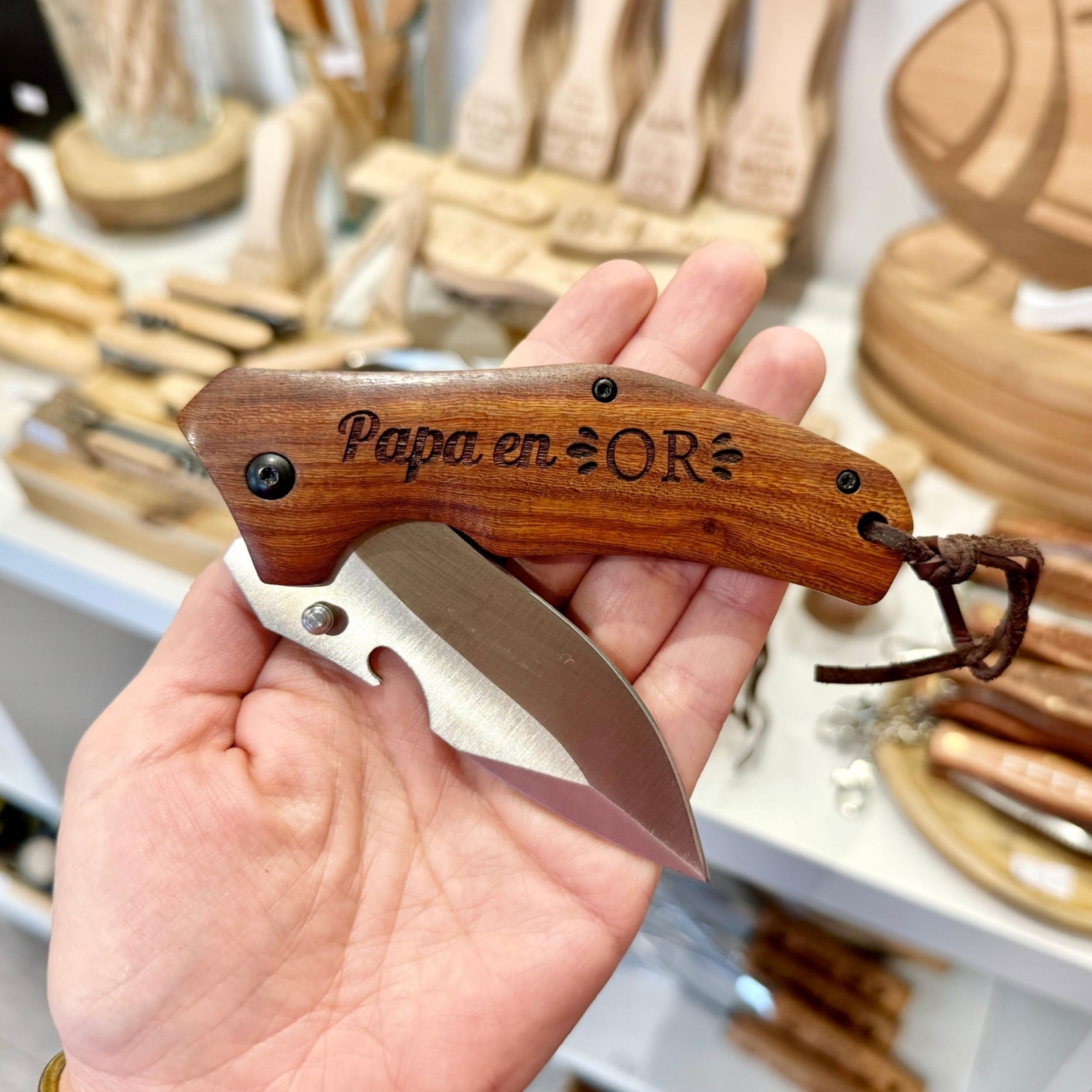 Ernestine - Couteau personnalisé Papa - cadeau papa - idée cadeaux fête des pères - outil nature en bois gravé - papi - couteau loisir pliable - manche gravure laser - acier inoxydable