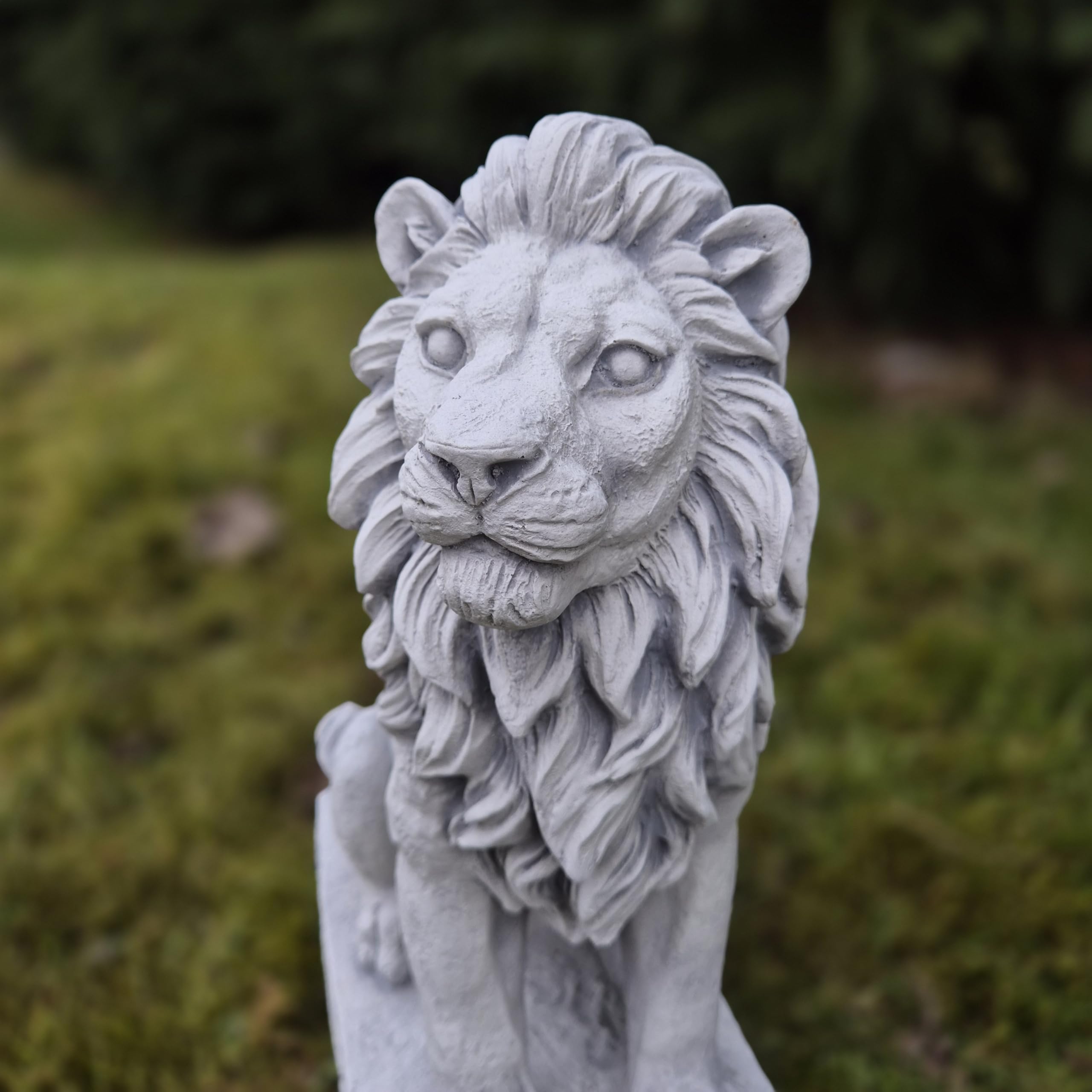 FABRIQ Leone Figura Destra in Pietra - 36 cm Altezza, 14 cm Larghezza, 20 cm Lunghezza - Resistente al Gelo in Gres per Esterni Grigio