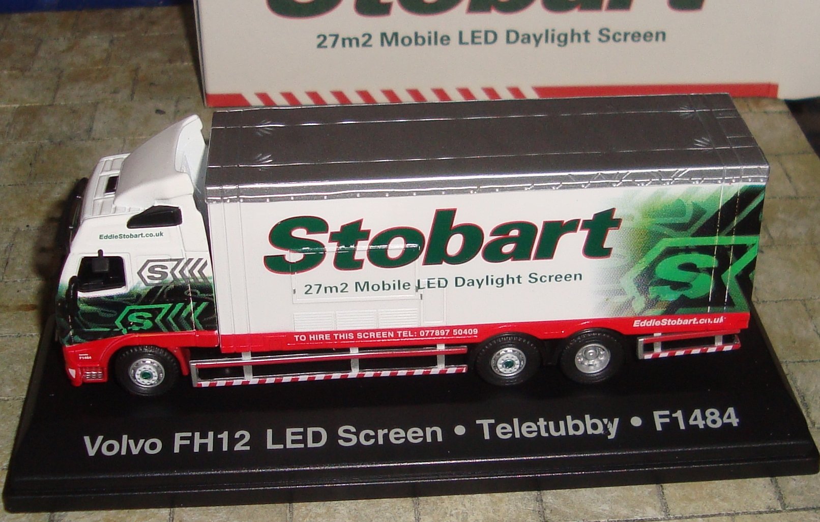 atlas editions - Eddie Stobart - Volvo FH Mobile LED Screen Truck - Teletubby - 1:76
