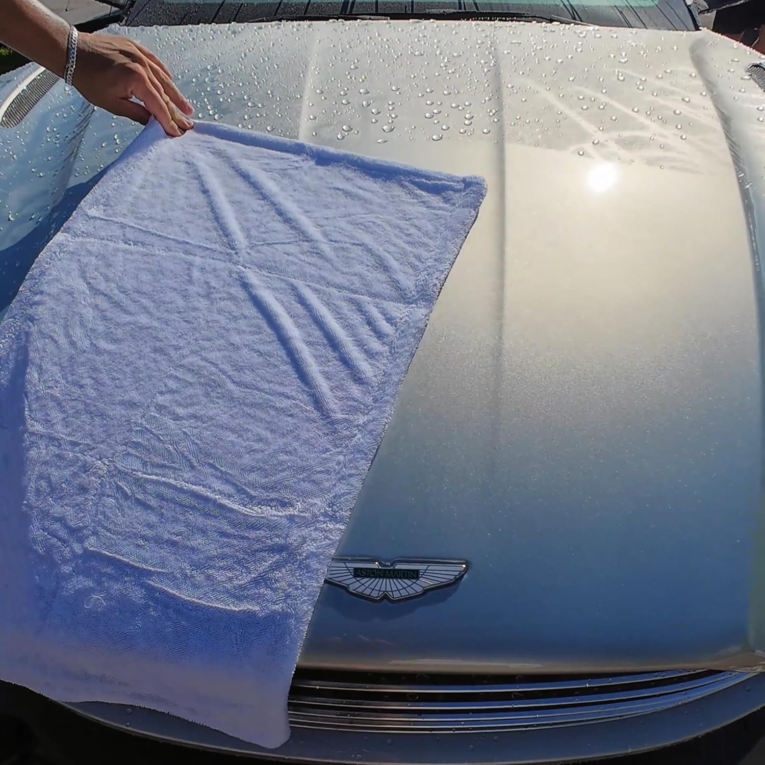 MAXL SoftSorb® Ultra Absorbent Car Drying Towel with Advanced Wicking Technology – Non-Abrasive Car Towel for Spotless, Swirl-Free Finish on Cars, SUVs, Motorcycles & Boats - Large White 19.5" x 31.5"