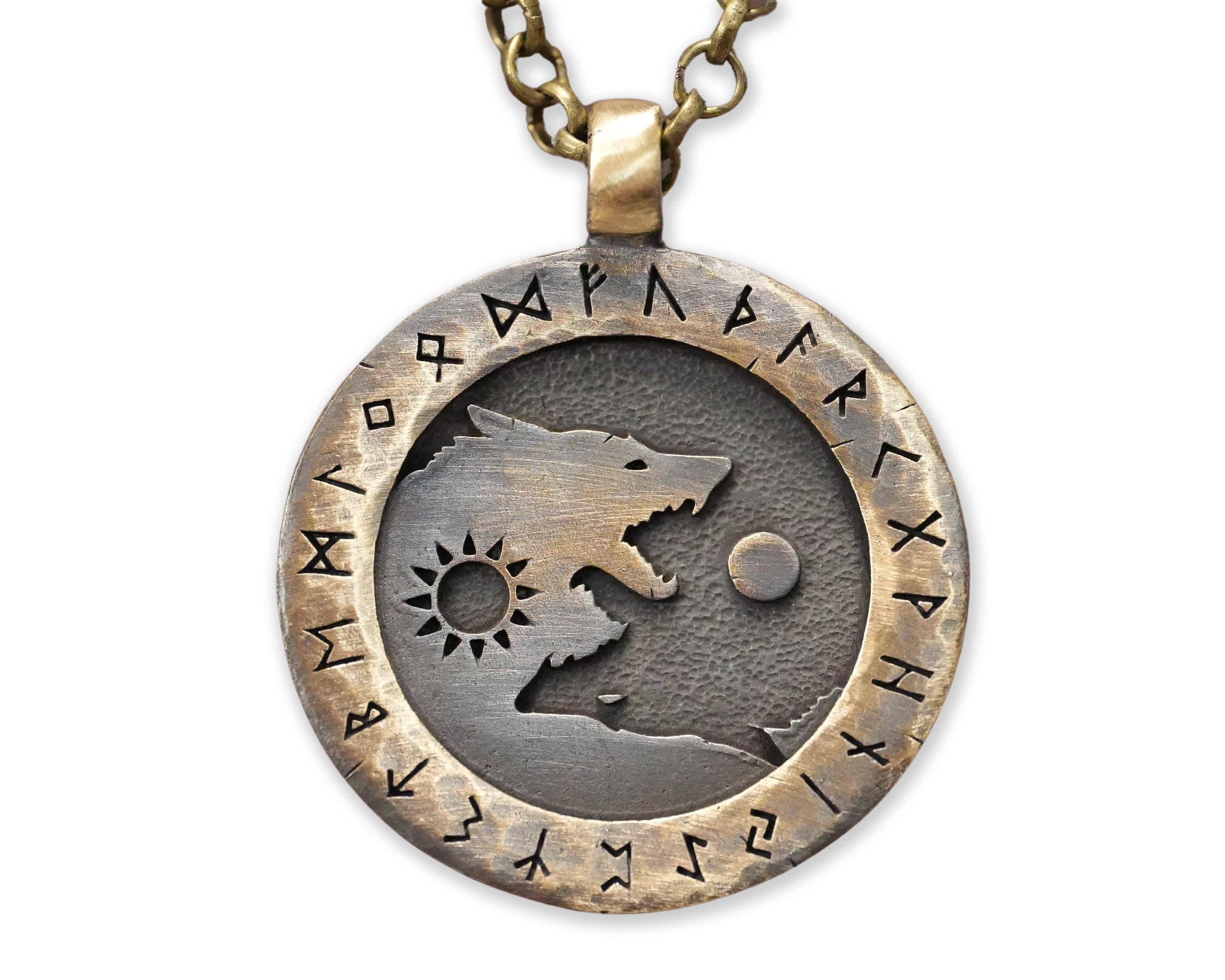 Baldur Jewelry Wikinger-Wölfe Yin-Yang-Kette aus Messing | Zwei Wölfe bilden ein Yin-Yang-Symbol; Messinganhänger im Runenstil mit 56 cm langer Kette für Damen und Herren.