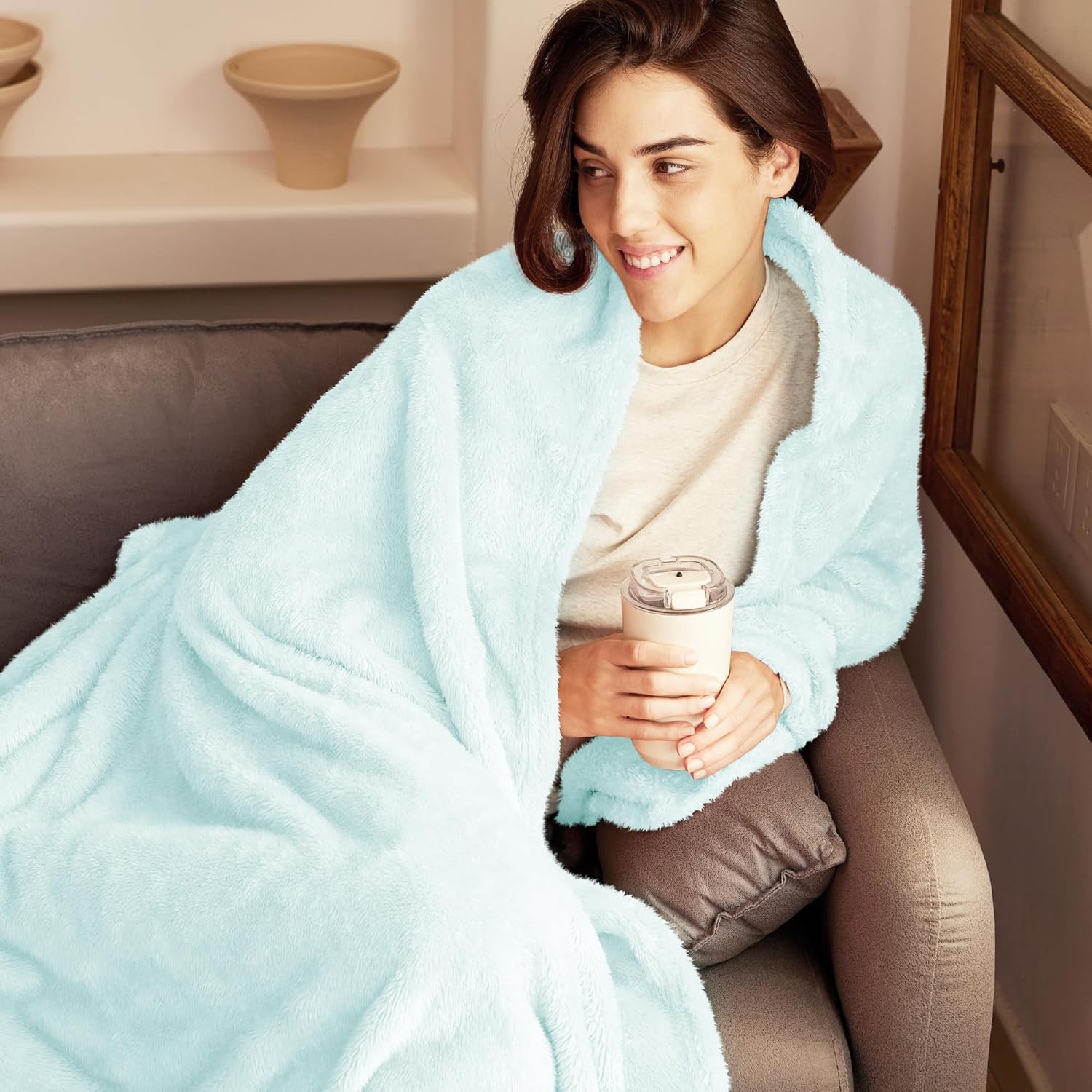 Exclusivo Mezcla Plush Fuzzy Fleece Throw Blanket Extra Large, Super Soft, Fluffy and Warm Blankets for Couch, Bed, All Season (Mint Green, 50x70 inches) - Image 2