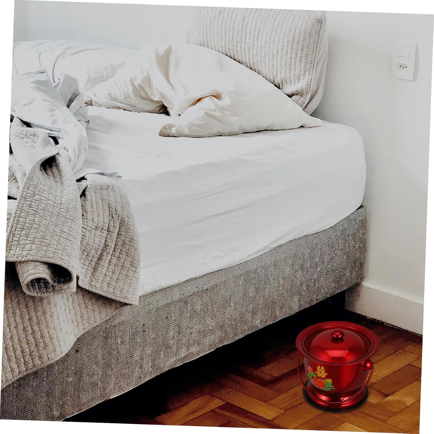 Chamber Pot for Women Men Portable Adult Urinal Lid for Home Bedside Use Camping Travel