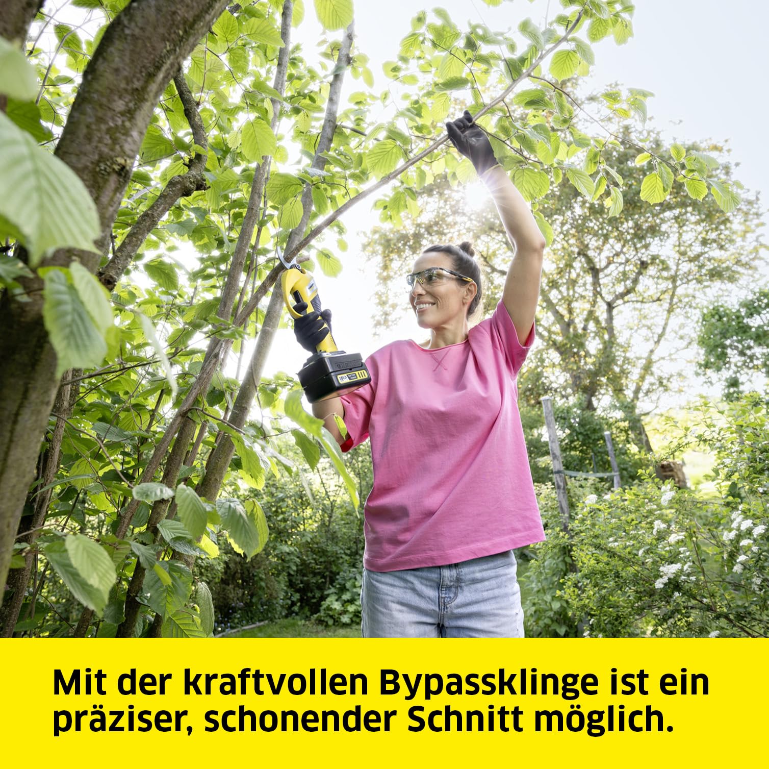 Kärcher Akku-Astschere TLO 2-18, Bürstenmotor, Bypassklinge, Schnittstärke: bis zu 2,5 cm, bis zu 1.400 Schnitte je Akkuladung, verwendbar mit dem Kärcher 18 V Akku, ohne Akku und Ladegerät