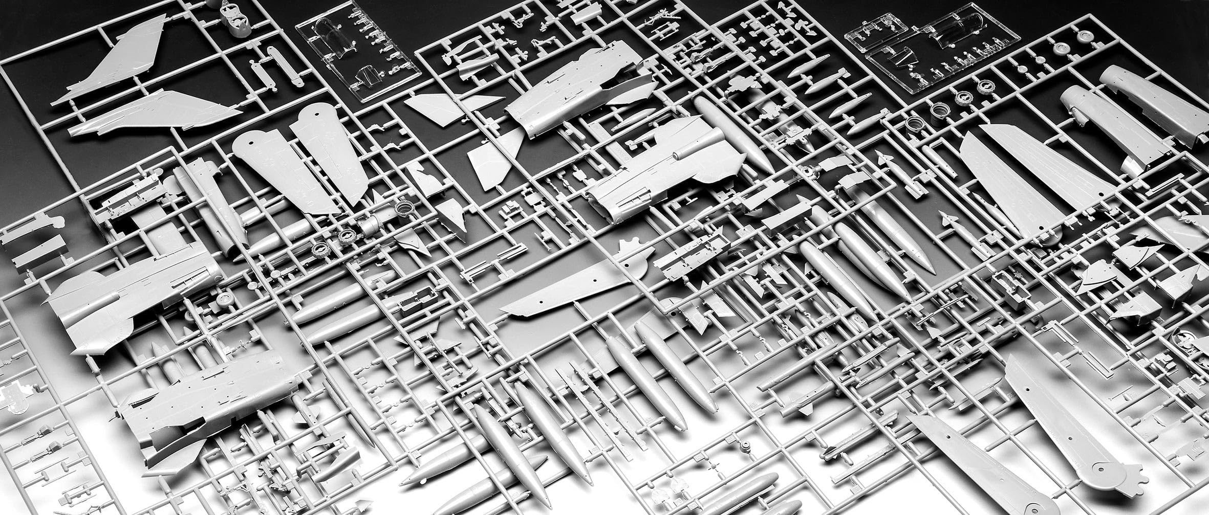 Revell 03801 Tornado 50th Anniversary Twinpack 1:72 Scale Unbuilt/Unpainted Plastic Model Kit - Image 7