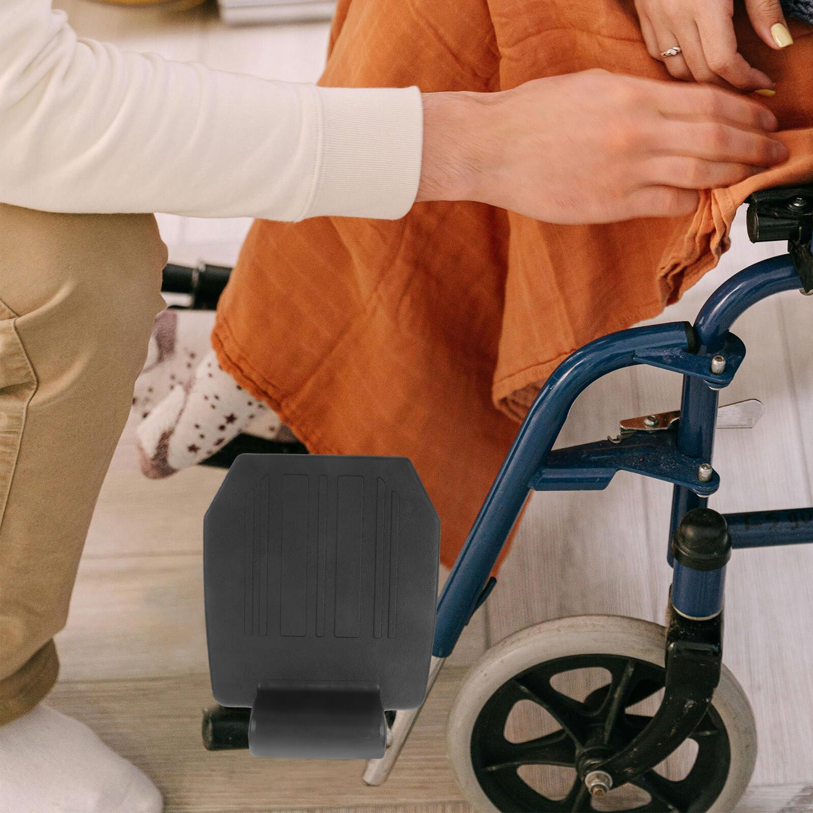 2 pezzi Poggiapiedi per Sedia Rotelle Pedana Elevabile Ergonomica e Resistente con Supporto Rinforzato Ricambio Pratico per Anziani e Disabili