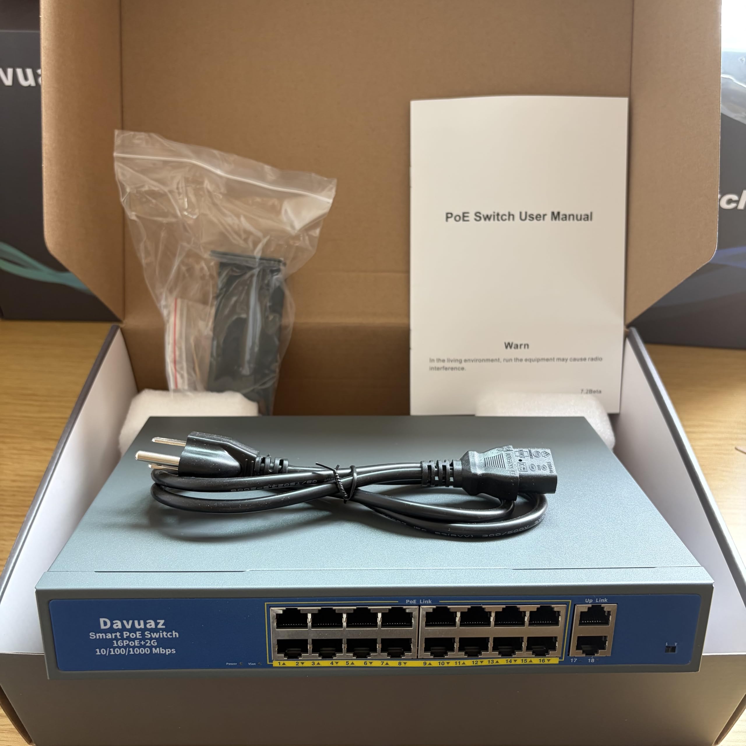 Gigabit PoE-Switch mit 16 Ports und 2 Gigabit Uplink, IEEE802.3af/at konform, bis zu 250 W, Plug and Play