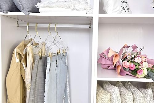 Miniatura 8 de Perchas de acrílico transparente de calidad para pantalones con clips, paquete de 4, elegante colgador de ropa con ganchos dorados mate, colgador de