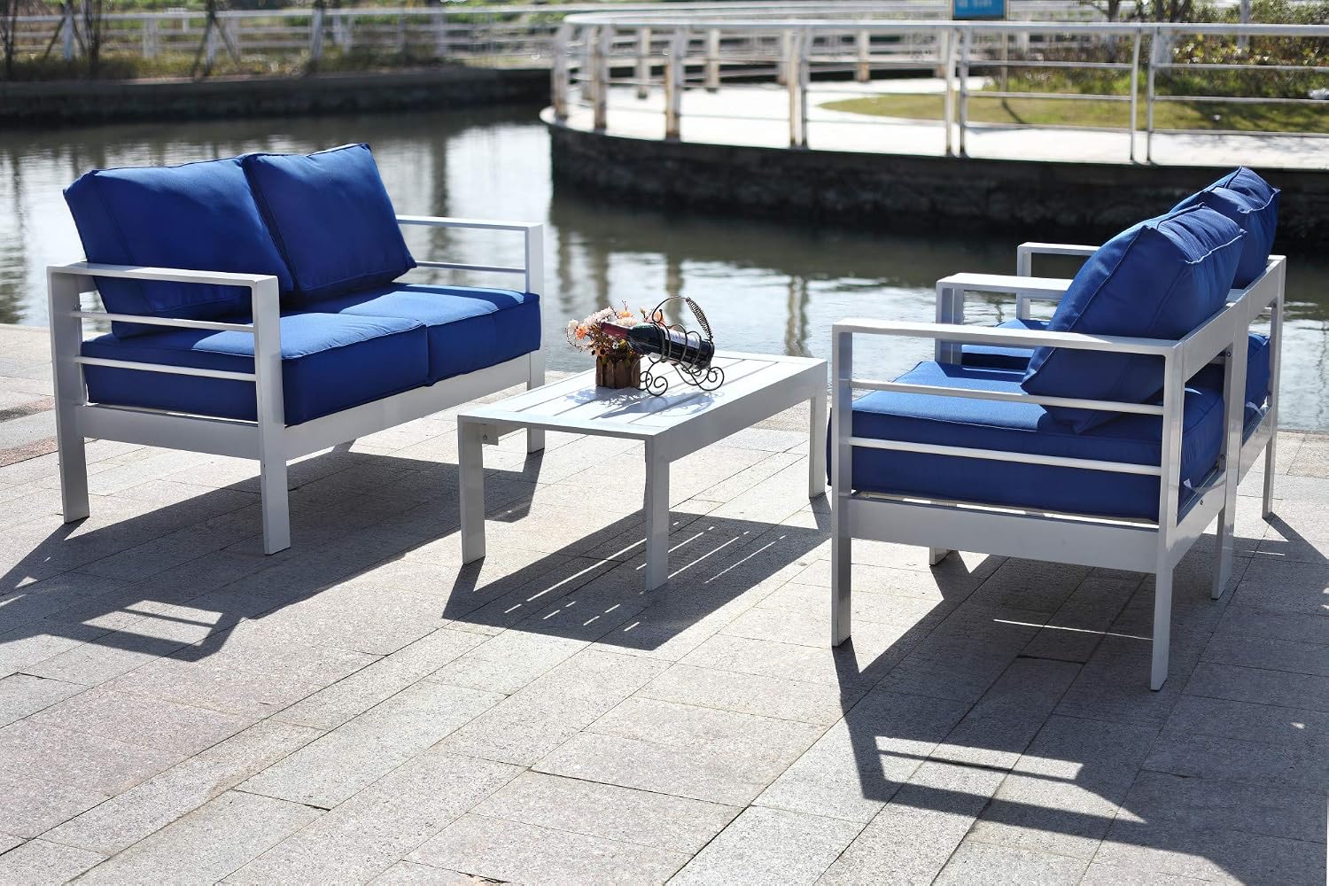 SAFAVIEH PAT2516A Collection Nason White and Navy 4 Pc Living Outdoor Set