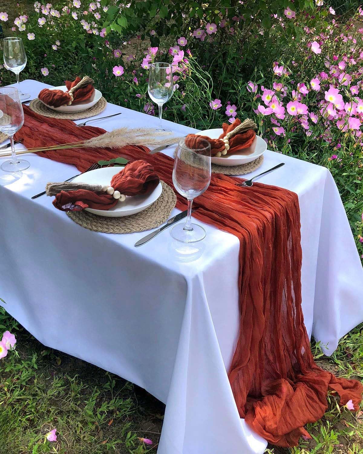 テーブルクロス&ナフキン6枚セット Amazon｜FuSenYuan チーズクロス テーブルランナーとナプキン