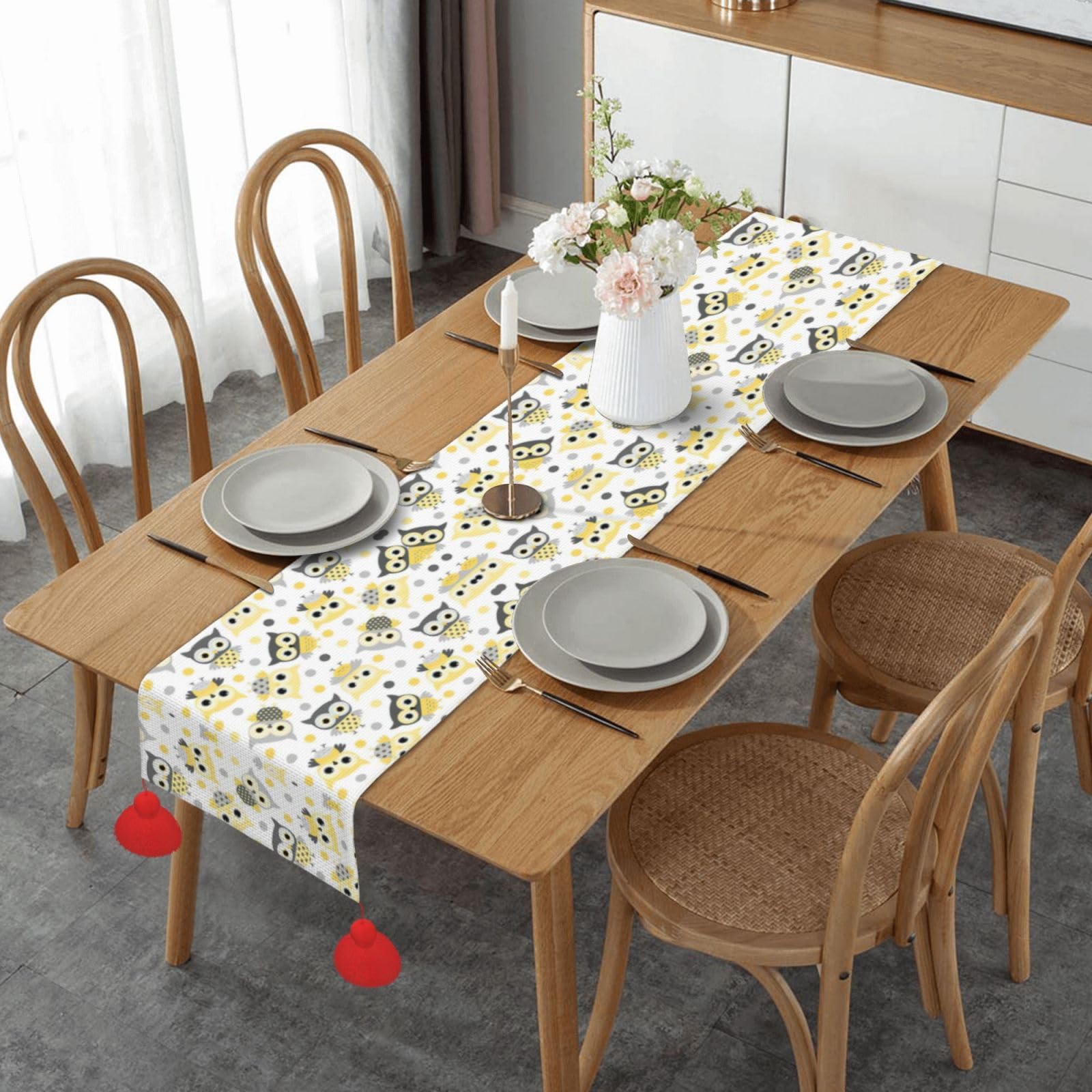 Chemin de table macramé pour habiller une table vide lors d'un repas de fête ou mariage