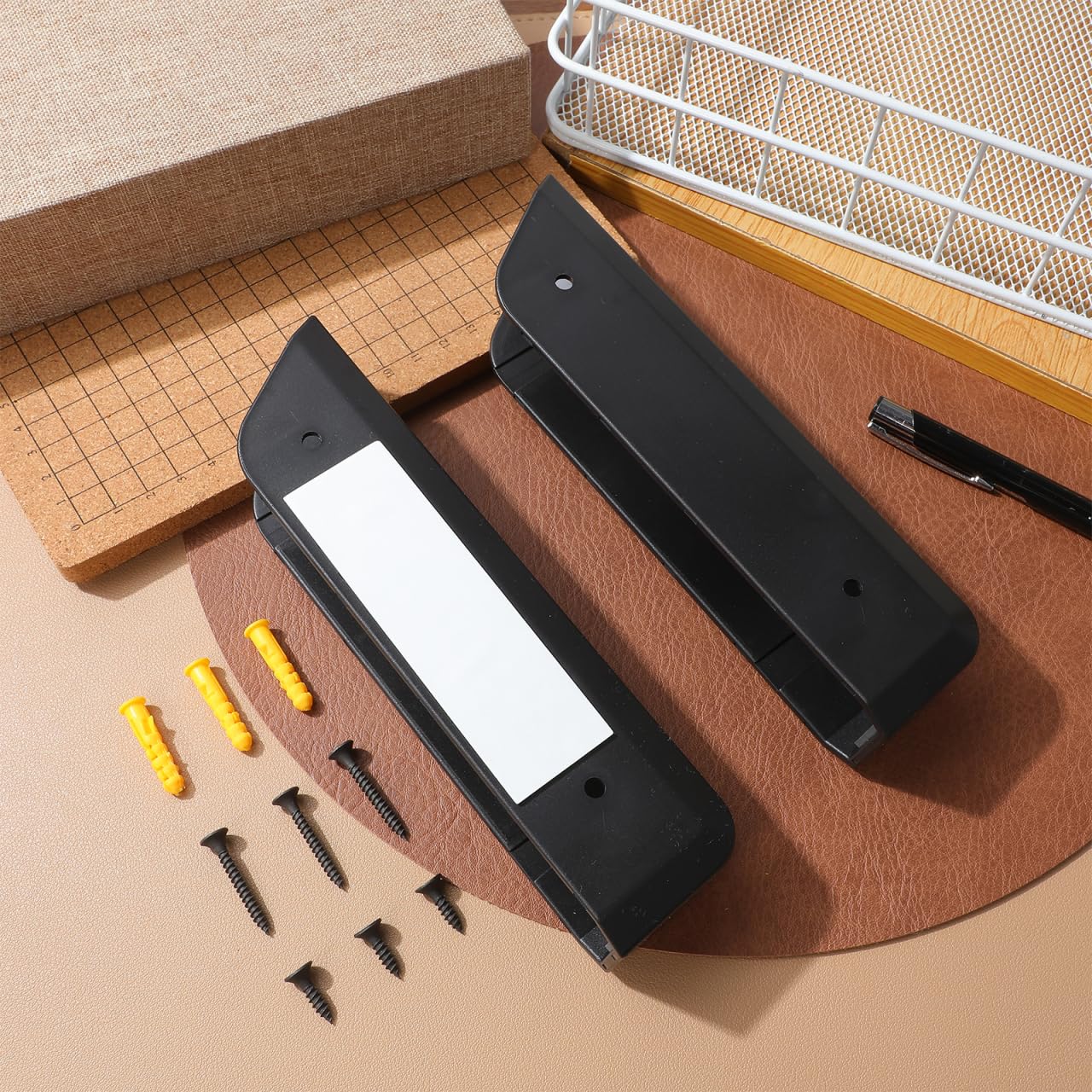 NUOBESTY Kompakter und Leichter Waagenhalter aus Acryl zur Wandmontage für Badezimmer und Schlafzimmer Platzsparende Wandregalhalterung für Digitale Waagen