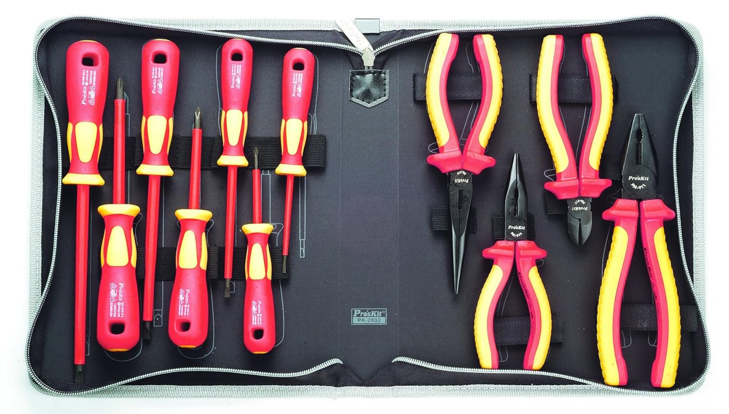 нож black & decker bdht0-10235. набор инструментов bort btk-123, 123 предм. пассатижи бокорезы отвертки. пассатижи бокорезы отвертки. инструменты отвертки плоскогубцы.