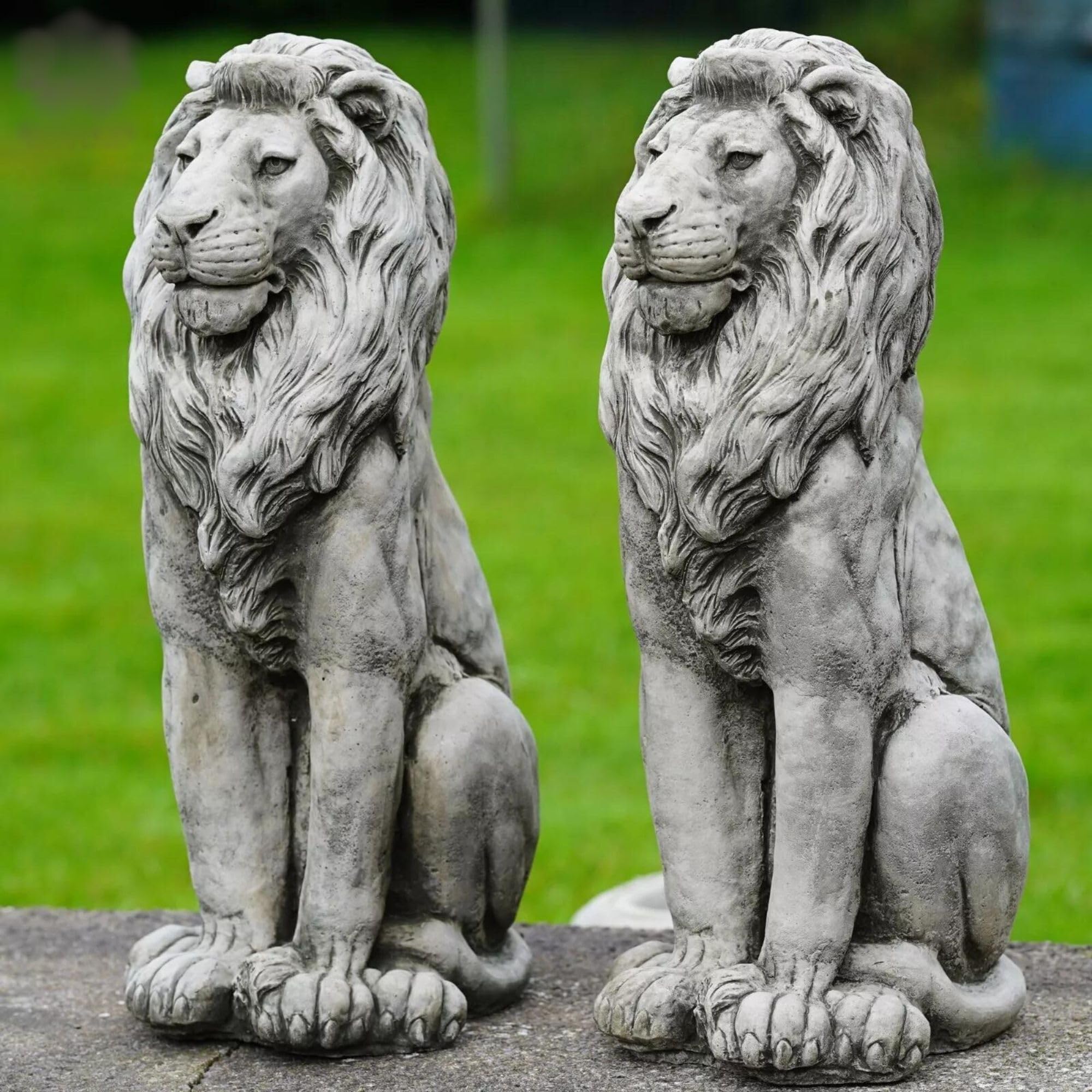 Coppia di statue in pietra di leone regale, ornamento da giardino per esterni, grandi leoni africani