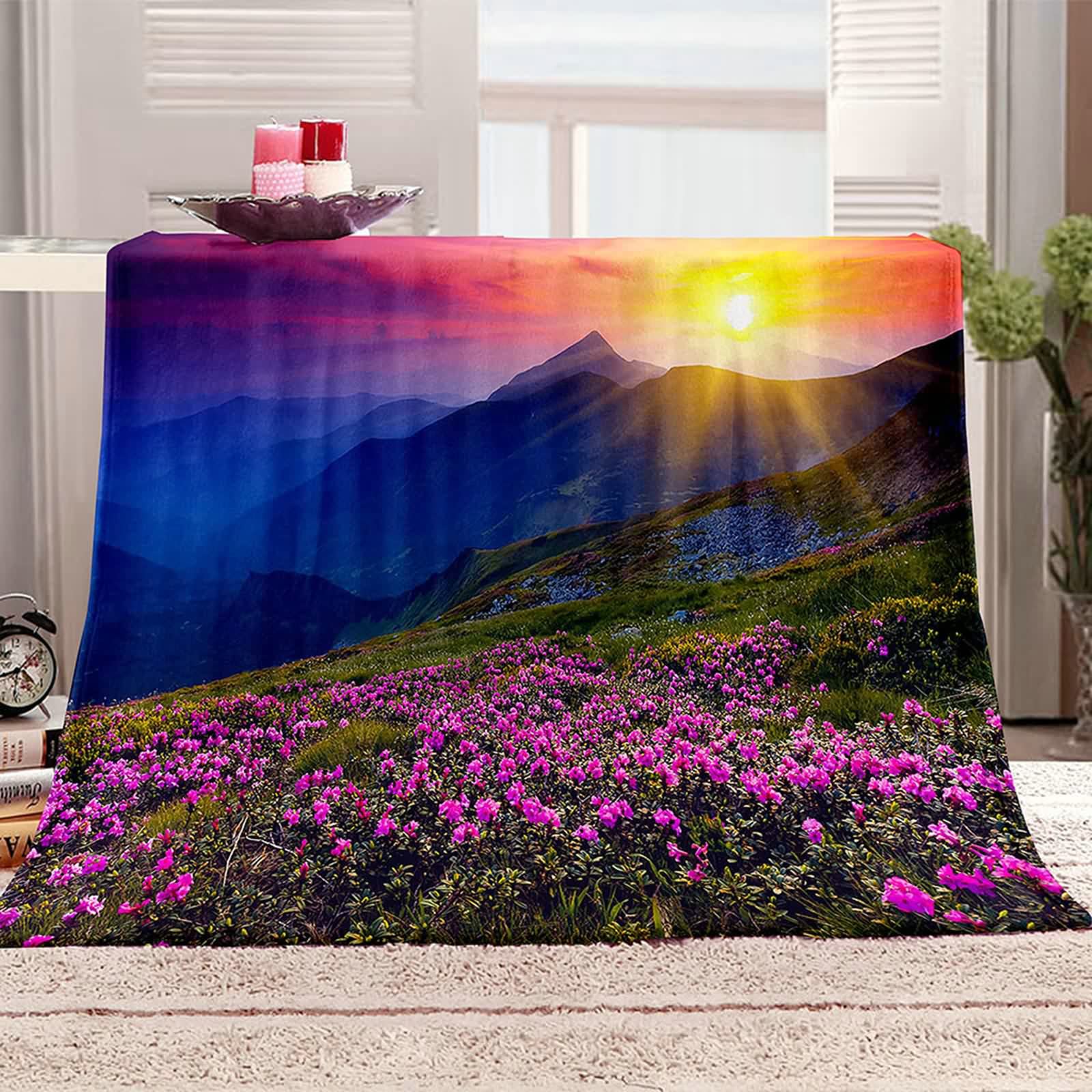Aeici Couverture Polaire, Couverture Imprimée Enfant Couverture 180x200 cm Montagne Fleurie Coucher de Soleil Couverture de Canapé Cadeau pour Adultes et Enfants