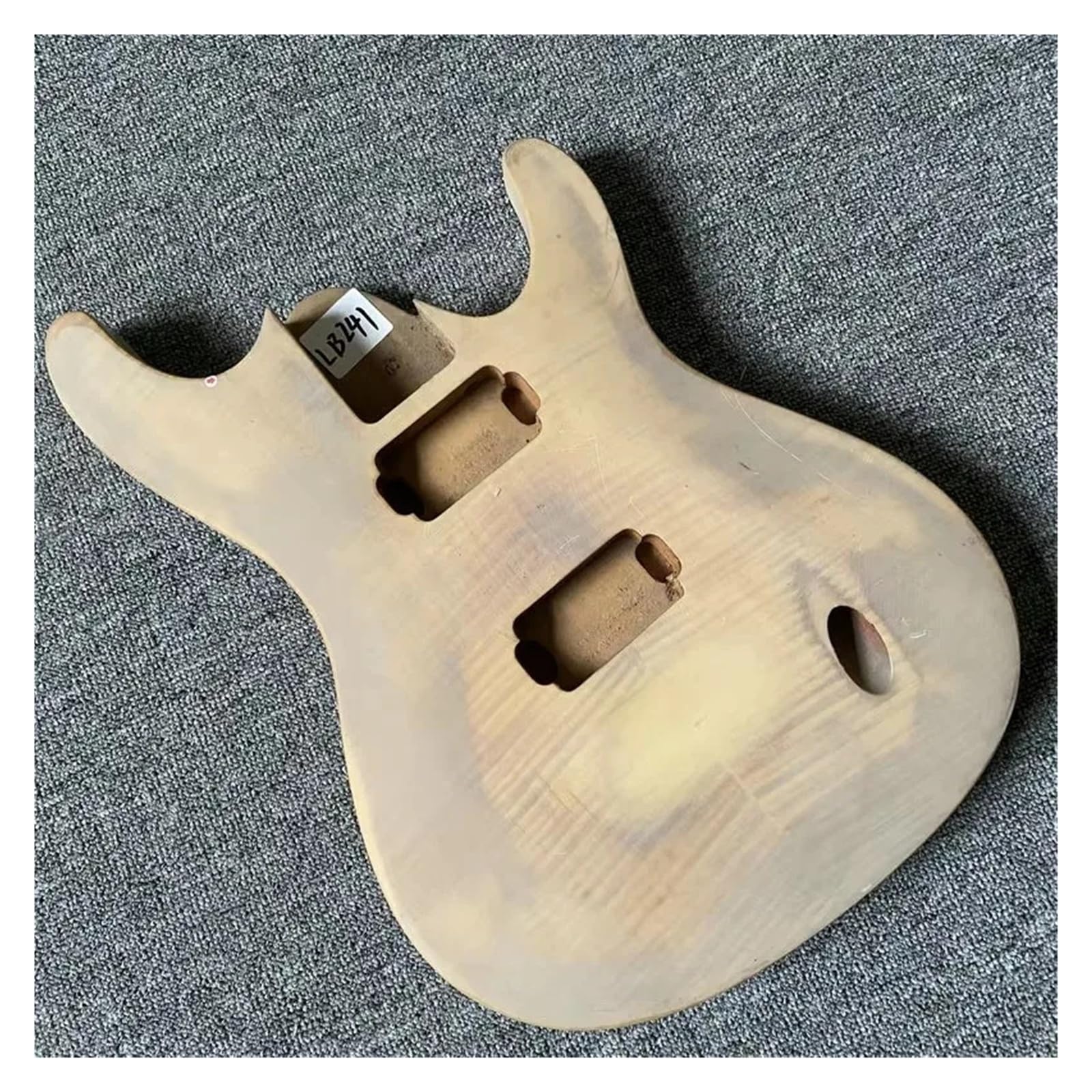 LB241 Decke aus geflammtem Ahorn + massive Mahagoni-Brücken, 6-saitige Version, unvollendeter E-Gitarren-Korpus