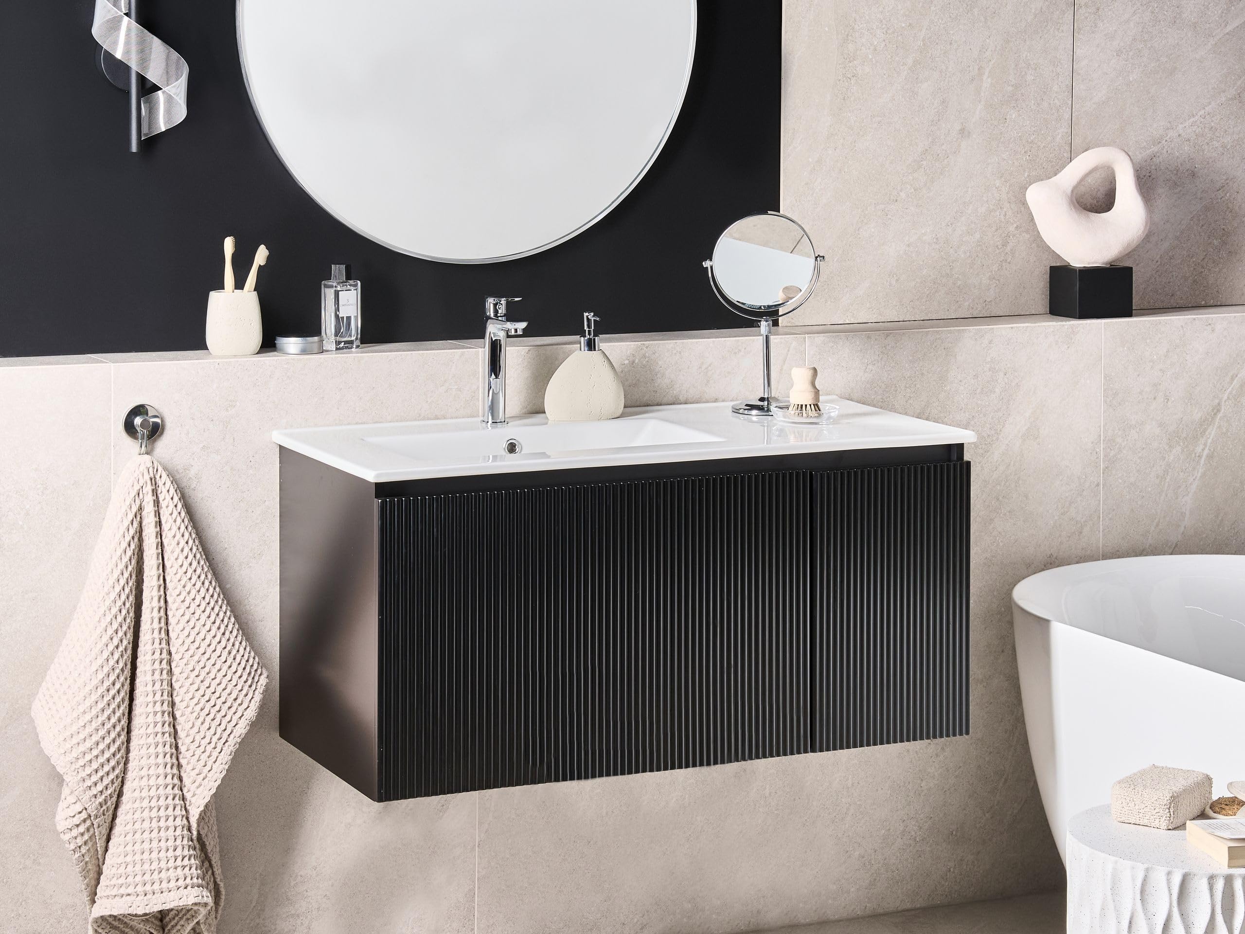 Beliani Mueble de baño suspendido con Lavabo de Madera sintética con almacenaje 100 cm Negro Tiete