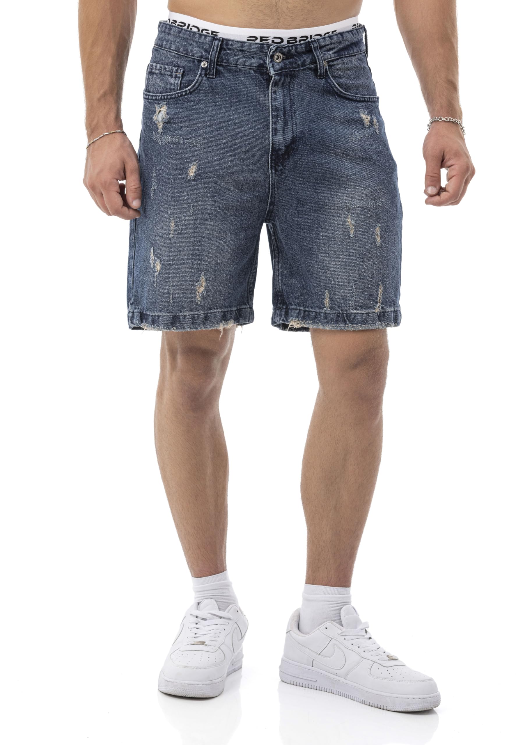 Redbridge Pantalones cortos vaqueros para hombre, bermudas vaqueras con aspecto desgastado, corte regular de 5 bolsillos, longitud hasta la rodilla con dobladillo flequillo