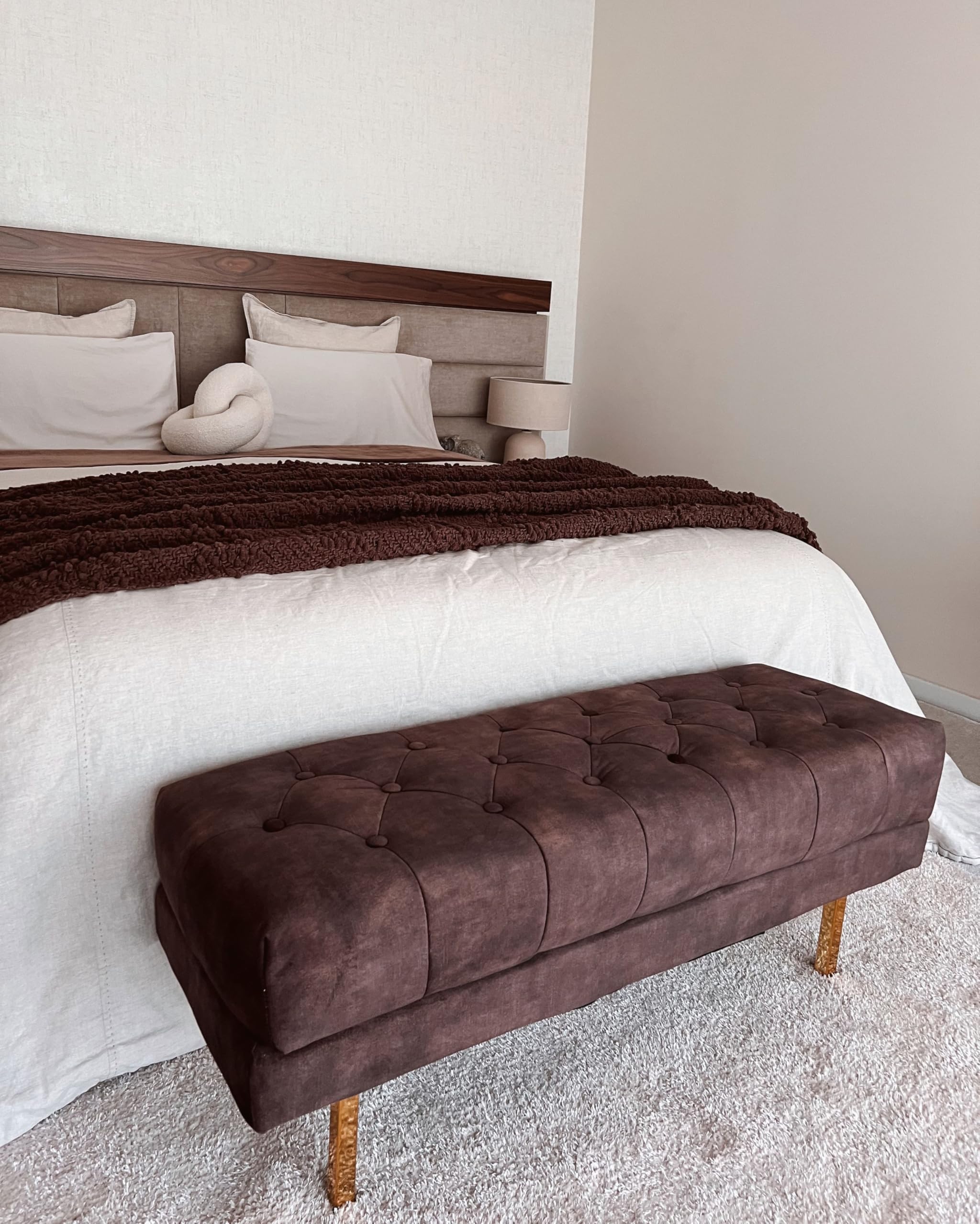 Beliani Banc en Velours Banquette de Lit Rembourré Glam Pouf Pieds en Métal Doré Marron Roseville