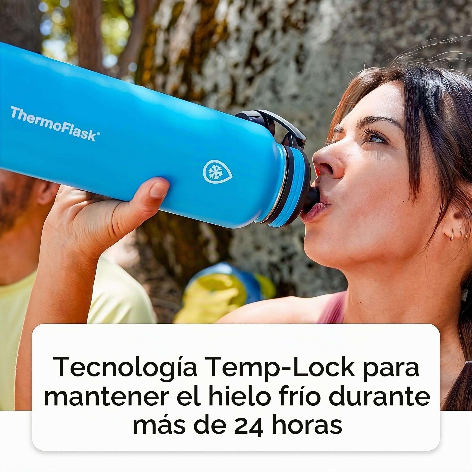 ThermoFlask Botella de 24 oz con boquilla y tapa con pajita - Acero inoxidable, aislamiento de doble pared y libre de BPA - A prueba de fugas, reutilizable - Blanco/Coral (Paquete de 2)