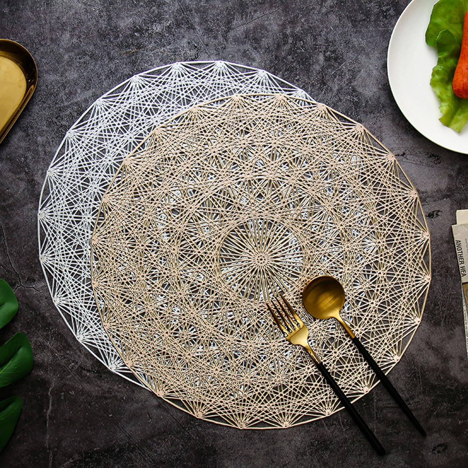 Epinki Zestaw podkładek stołowych w stylu boho 38 cm, PCW, puste geometryczne linie, okrągłe, antypoślizgowe, zmywalne, do kuchni, restauracji, hotelu, złote, 8 szt
