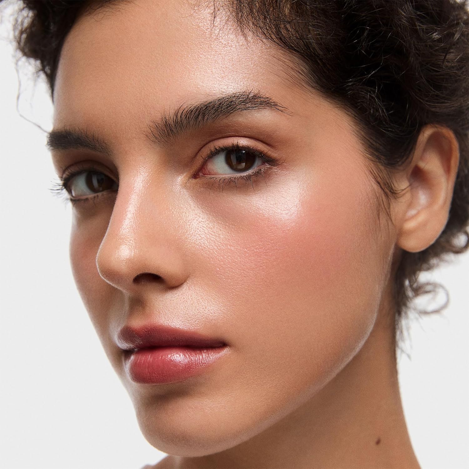 Inglot Cream Stick Blush Creamy Blush Stick Easy to Use and Natural Finish Ideal for Accentuating the Cheeks Long-Lasting Moisturising Formula Delicate Coral 210 6.2 g