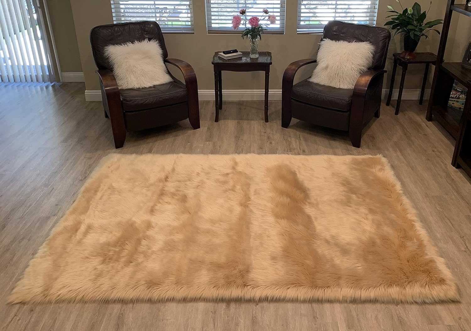 LAMBZY Faux Sheepskin Super Soft Hypoallergenic Silky Round Shag Rug for Living Room, Kids Room, Sofa (6', Beige)