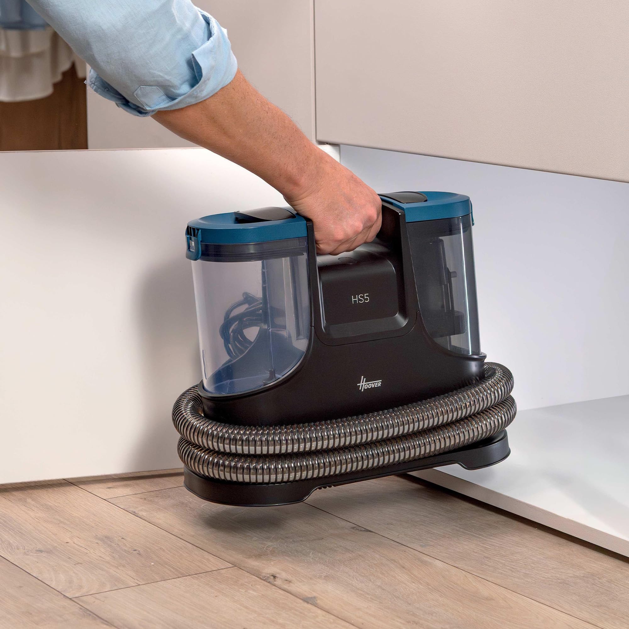 Hoover SpotCleaner Odkurzacz do czyszczenia plam - Myj i susz dywany, tapicerka, fotelik samochodowy i szyby, akcesoria do okien, zbiornik 1,5 l, 400 W, idealny dla zwierząt domowych [HS500]