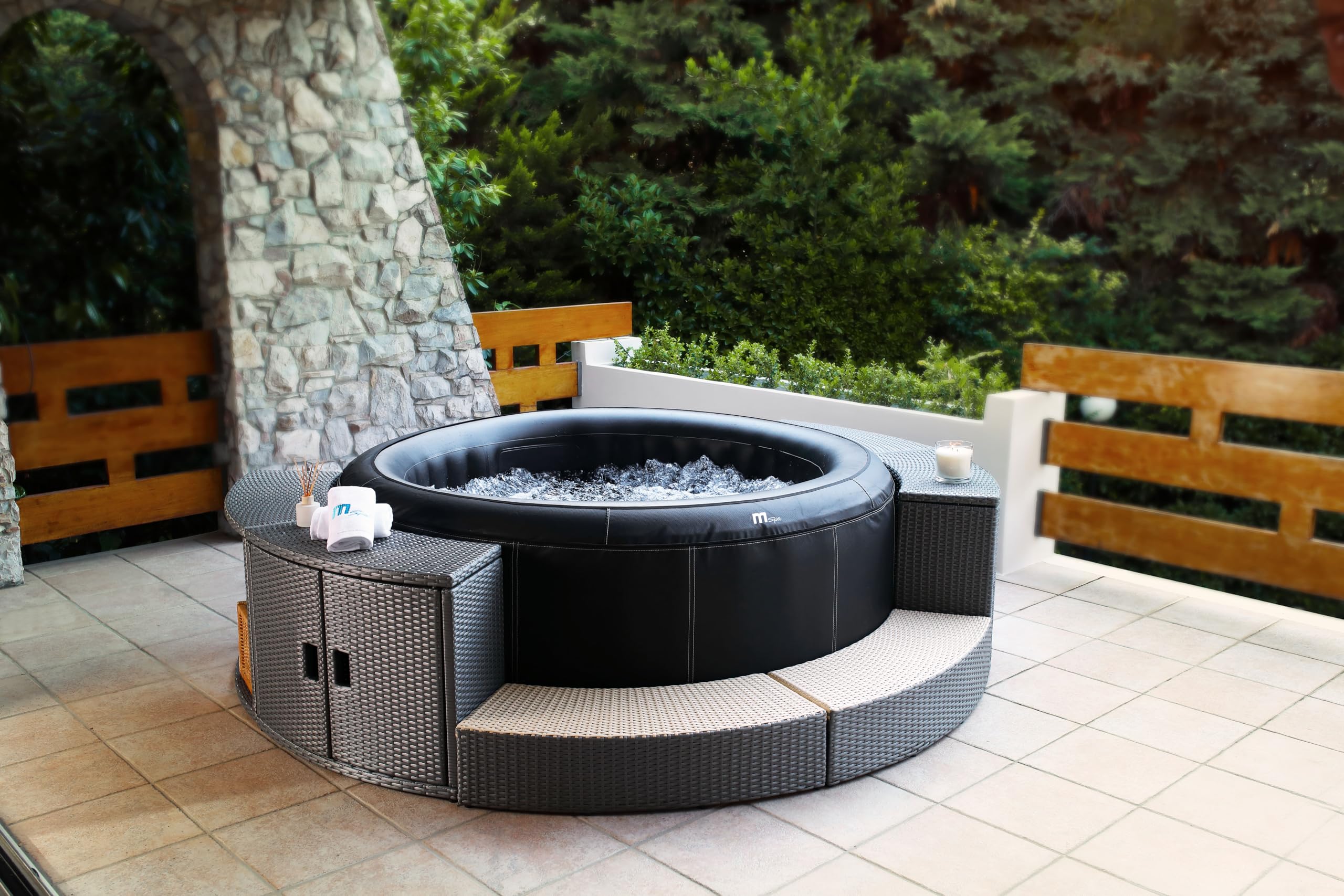 MSPA Whirlpool Camaro, 204x204x70 cm – Aufblasbarer Whirlpool für 6 Personen mit 138 Massagedüsen, PTC-Heizung, UV-Desinfektion & Rhino-Tech 6-Schicht-Material | Selbstaufblasend, Digitale Steuerung