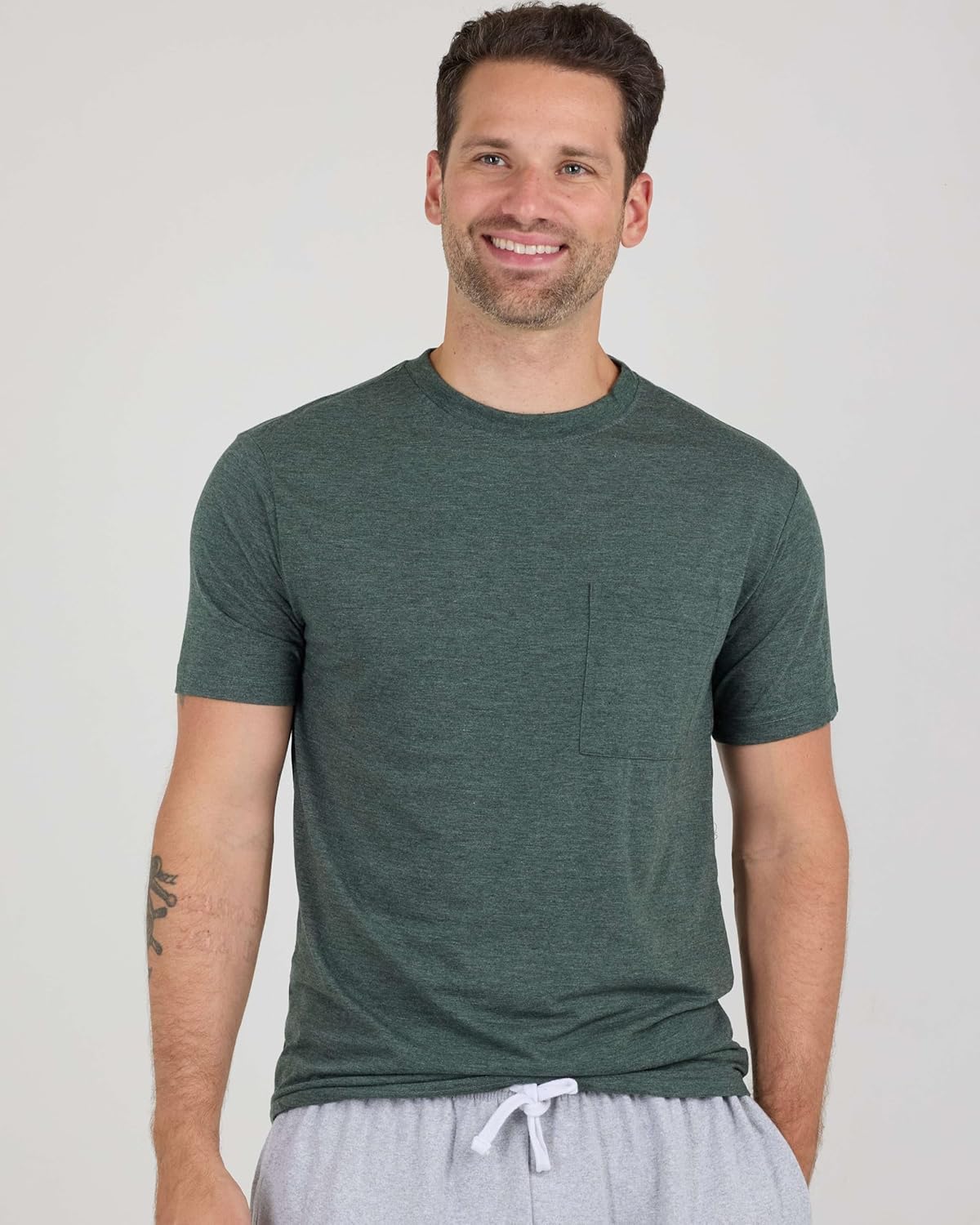 Real Essentials 4 Pack: Men's Cotton Performance Short Sleeve Crew Neck Pocket T-Shirt Athletic Top (Available in Big & Tall) - Image 2