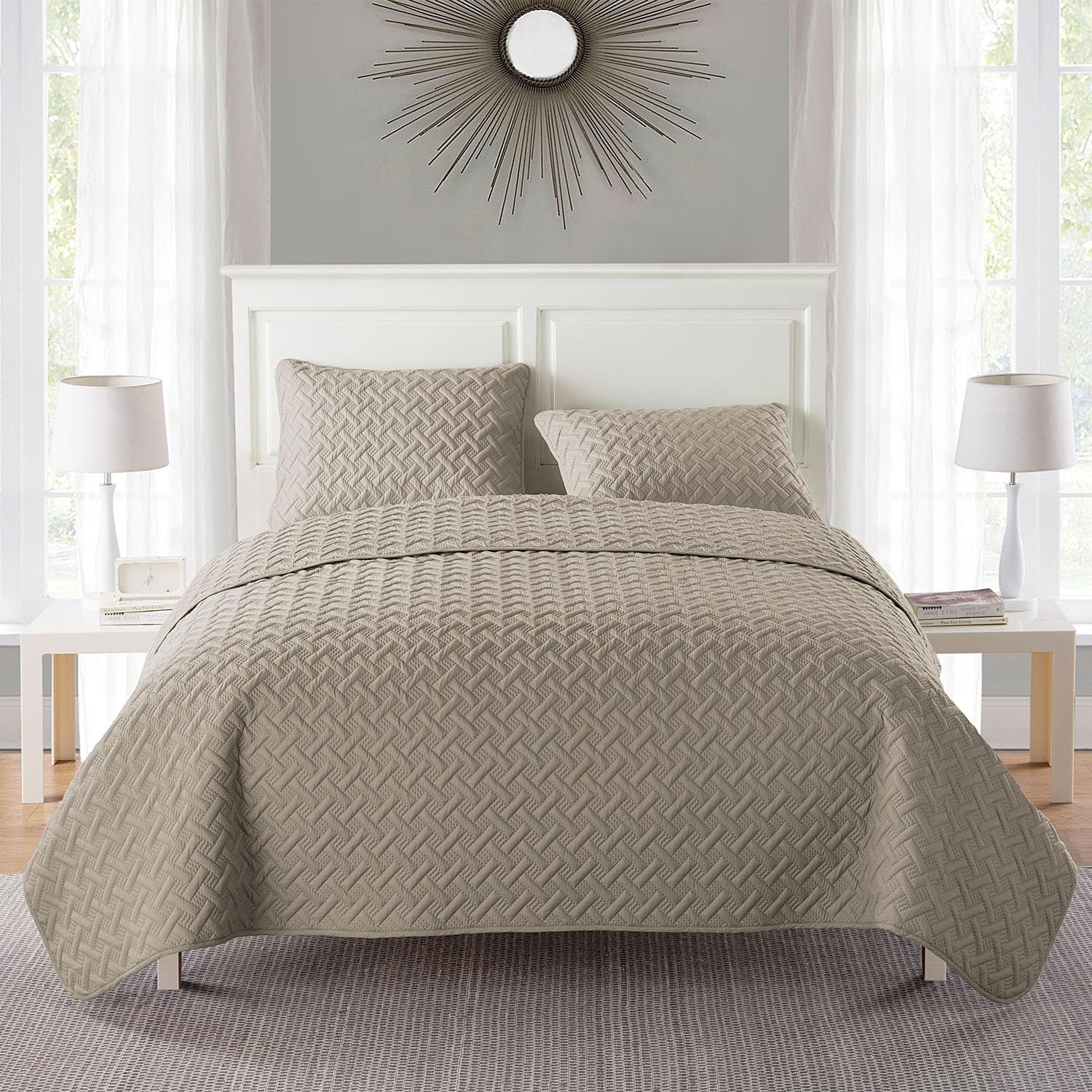 VCNY Home Quilt Super Soft Reversible Bedding Set with Matching Shams, Full/Queen, Nina Taupe